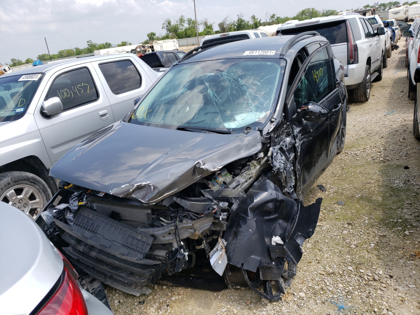 Photo 2 from auction – 2017 FORD ESCAPE SE with VIN 1FMCU0GD0HUD11910