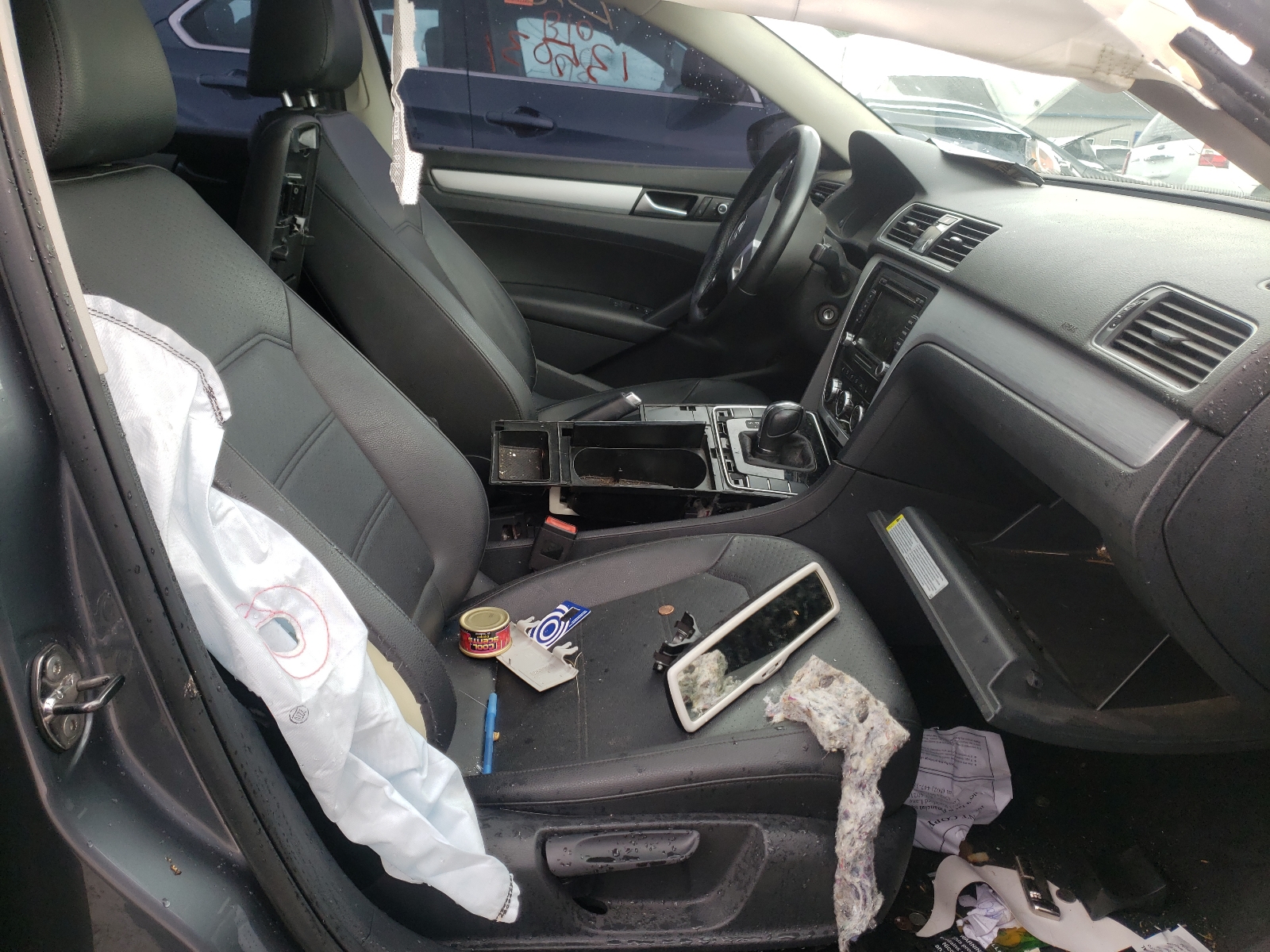 Photo 5 from auction – 2012 VOLKSWAGEN PASSAT SE with VIN 1VWBP7A39CC052149