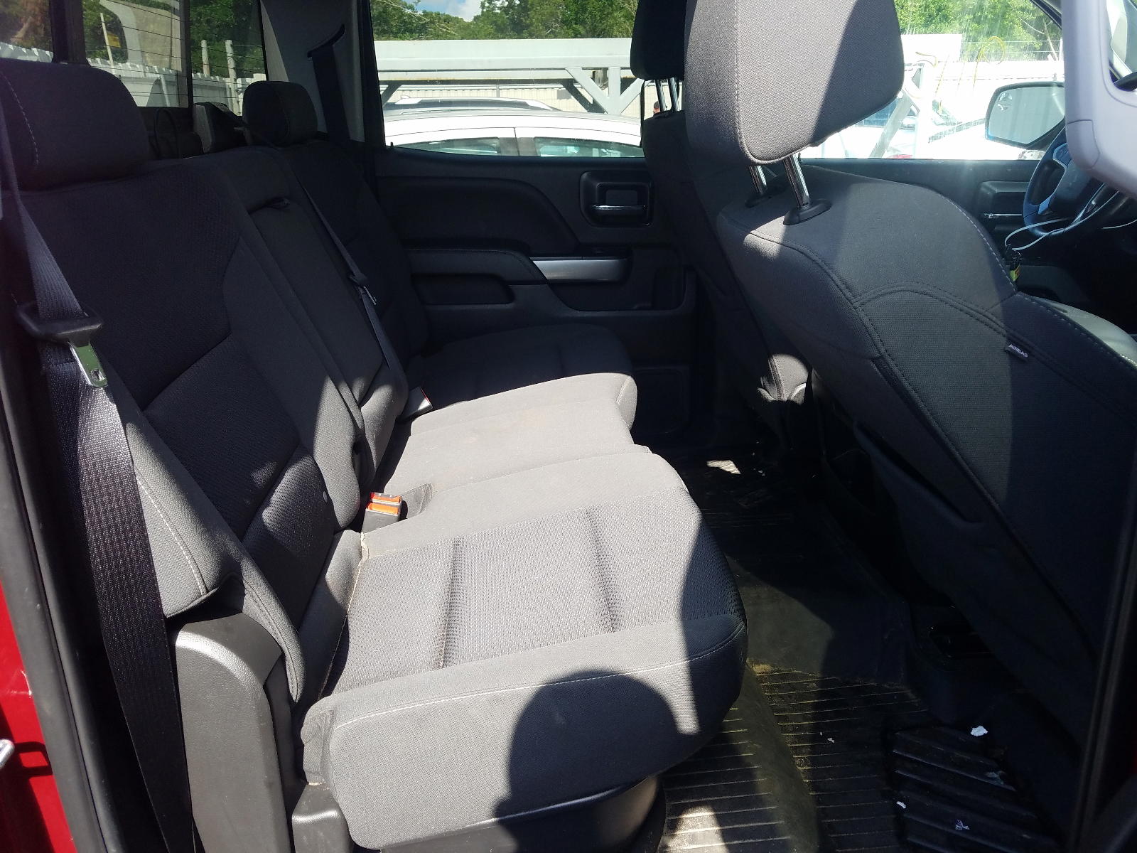 Photo 6 from auction – 2018 CHEVROLET SILVERADO with VIN 3GCUKREC7JG536718