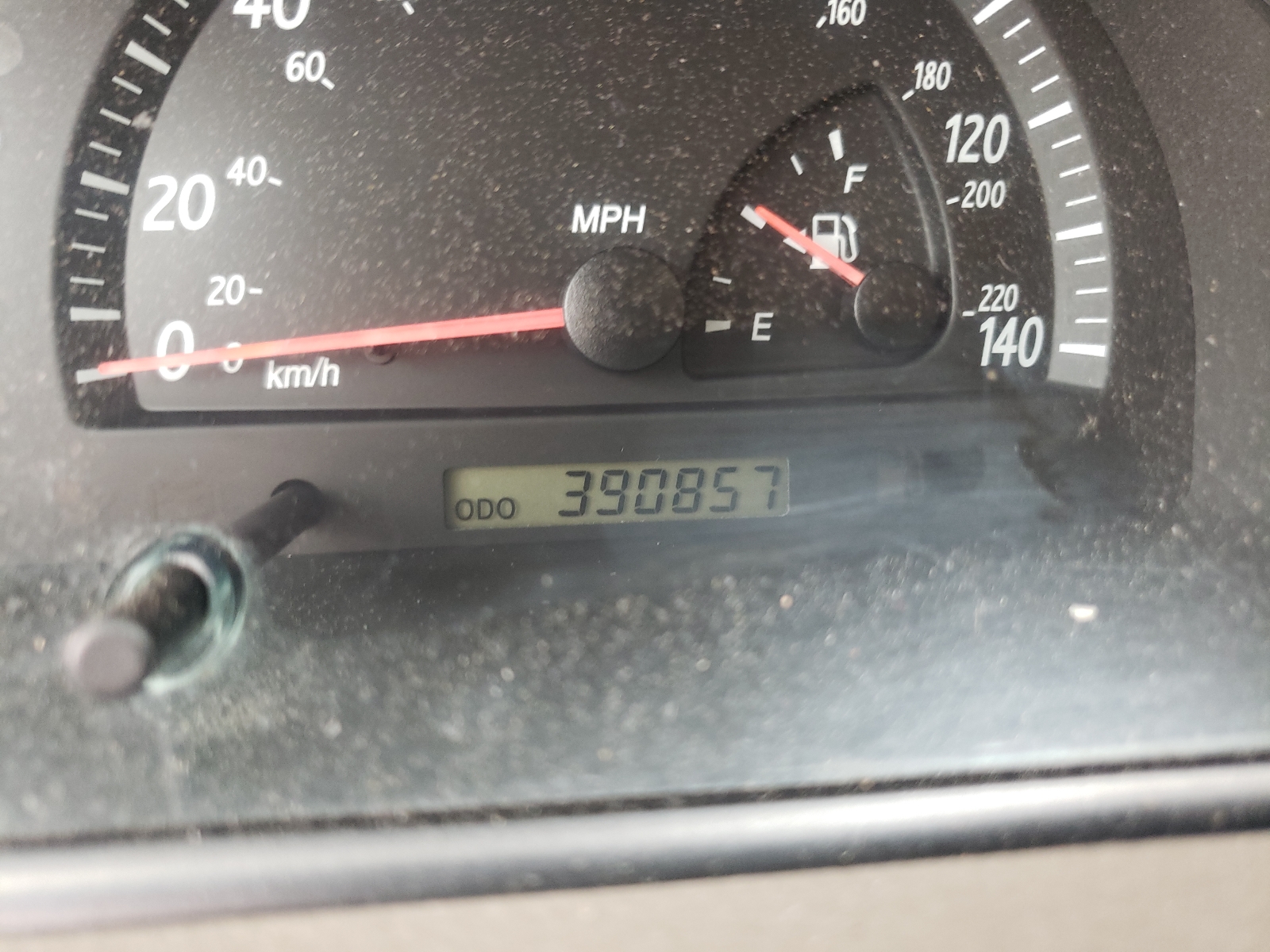 Photo 8 from auction – 2003 TOYOTA CAMRY LE with VIN 4T1BF32K53U041109