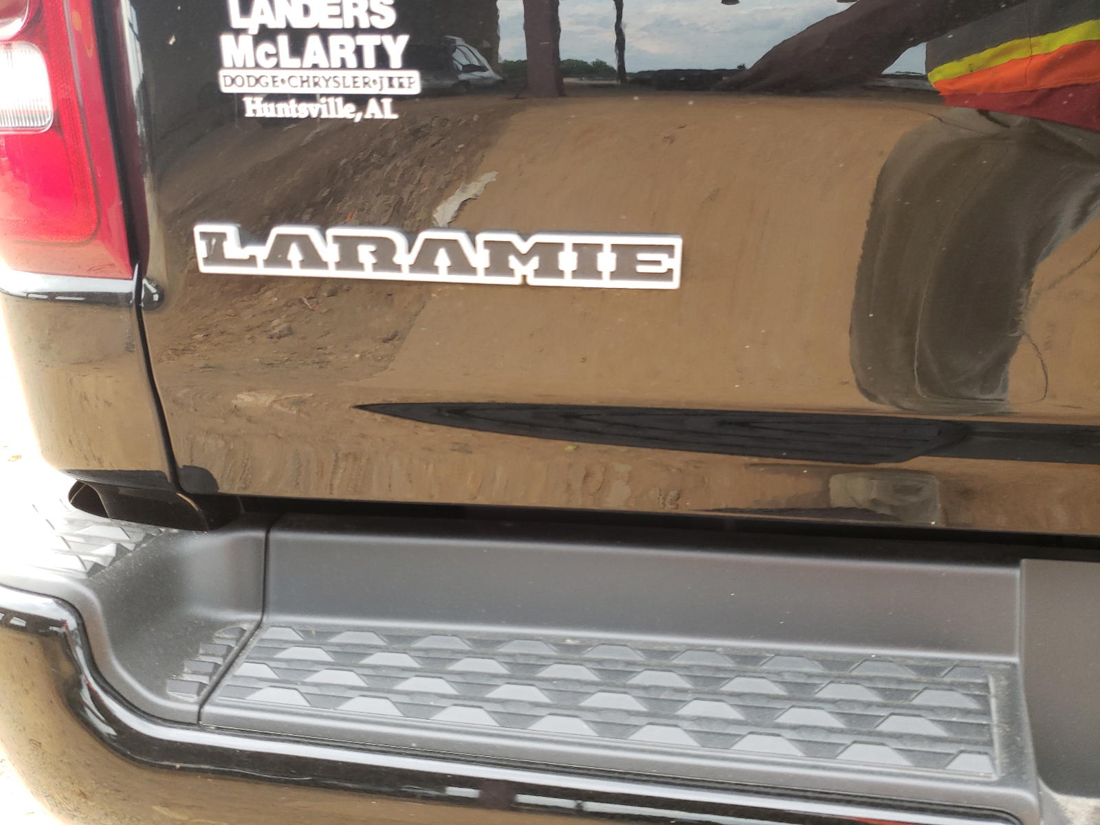 Photo 9 from auction – 2019 RAM 1500 LARAM with VIN 1C6RREDTXKN792914