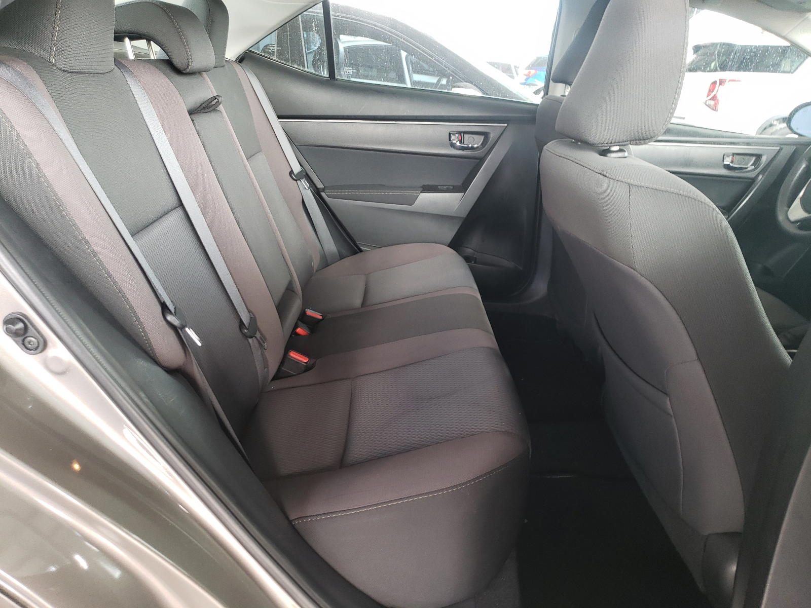 Photo 6 from auction – 2017 TOYOTA COROLLA L with VIN 2T1BURHE2HC762880