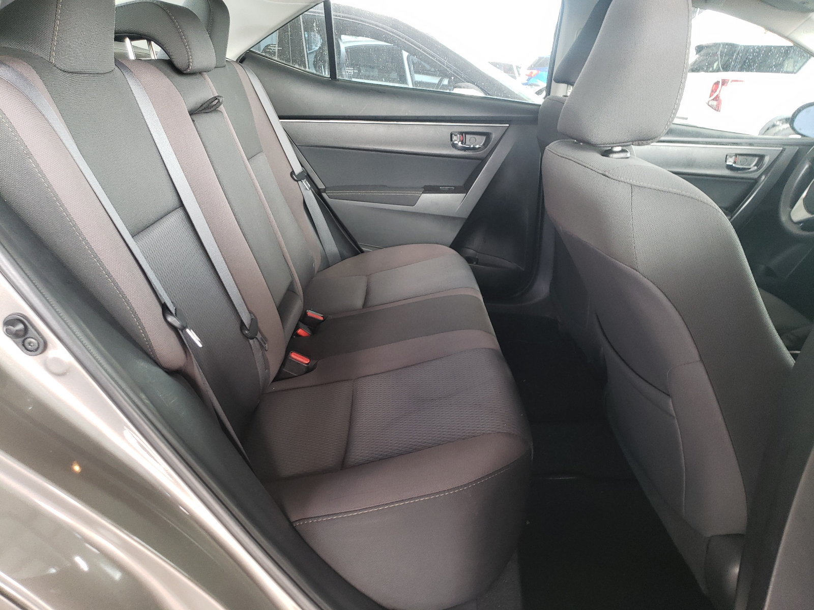 Zdjęcie 6 z aukcji – 2017 TOYOTA COROLLA L z VIN 2T1BURHE2HC762880