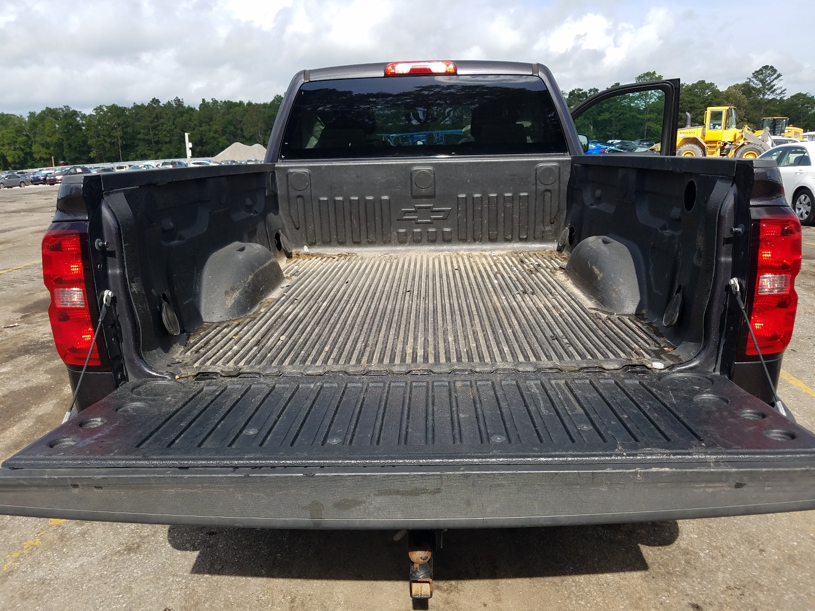 Photo 9 from auction – 2015 CHEVROLET SILVERADO with VIN 1GCVKREC9FZ413515