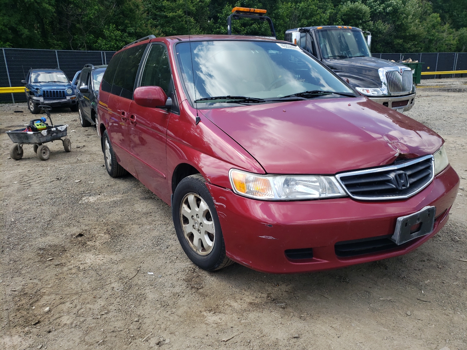 HONDA ODYSSEY EX 2004 with VIN 5FNRL18704B085984 - Photo from auction