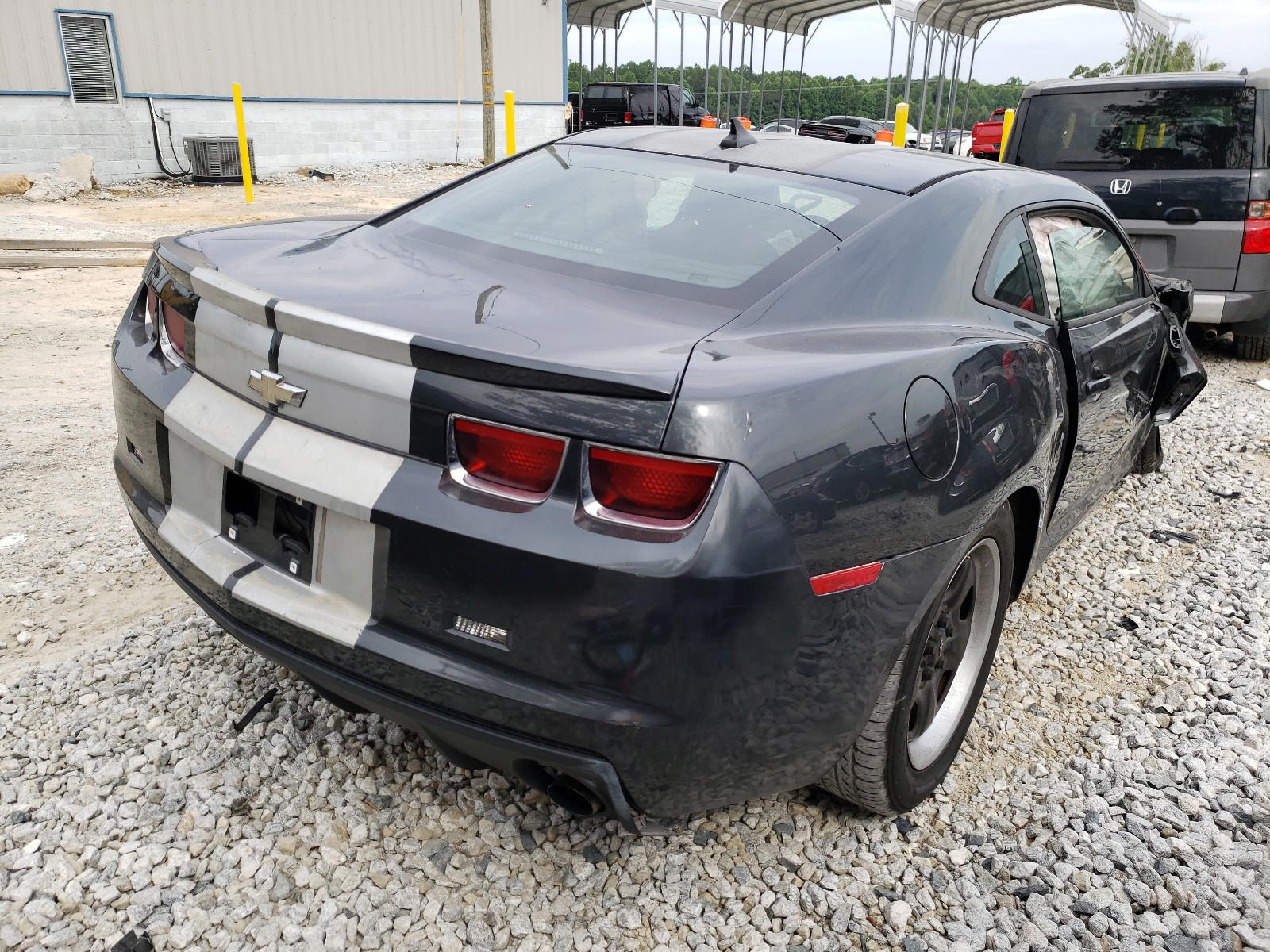 Photo 4 from auction – 2013 CHEVROLET CAMARO LS with VIN 2G1FA1E33D9104969