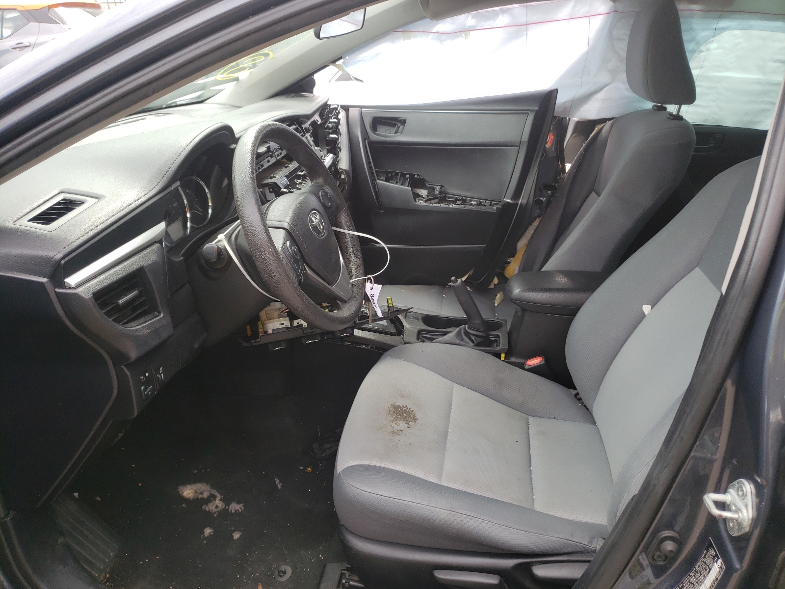Photo 5 from auction – 2016 TOYOTA COROLLA L with VIN 5YFBURHE8GP525647