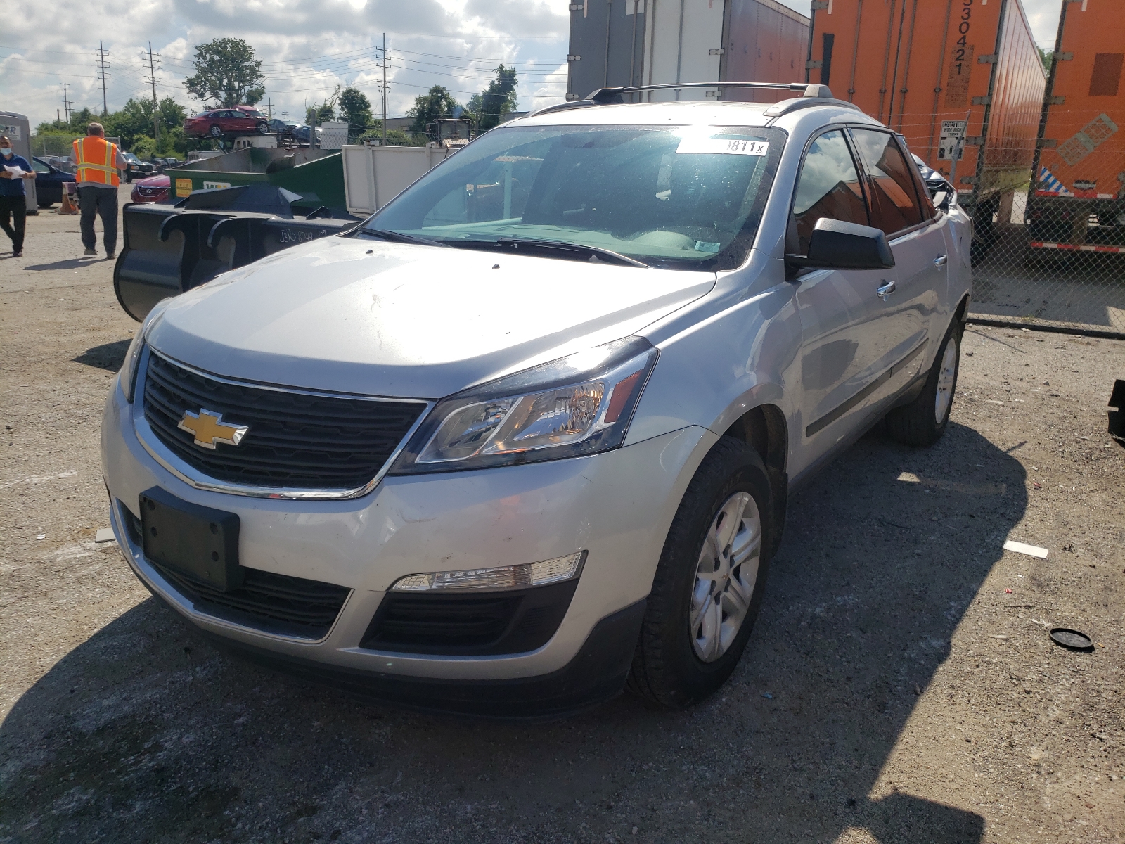 Photo 2 from auction – 2015 CHEVROLET TRAVERSE L with VIN 1GNKRFED1FJ191953