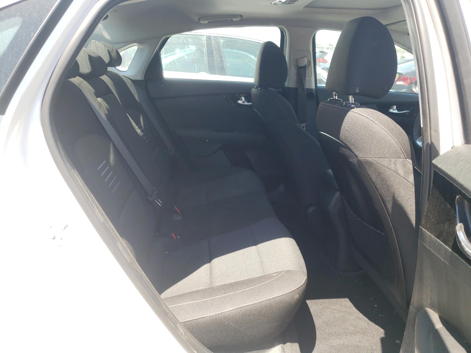 Photo 6 from auction – 2019 KIA FORTE GT L with VIN 3KPF34AD5KE018501