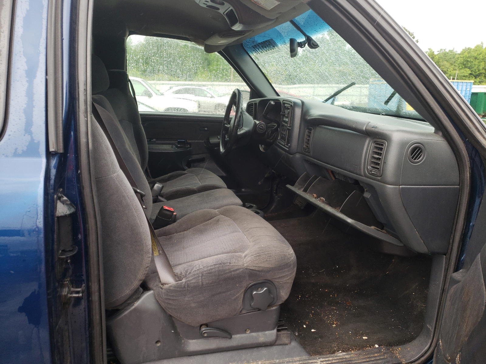 Photo 5 from auction – 2002 CHEVROLET SILVERADO with VIN 1GCEC19T52Z100237
