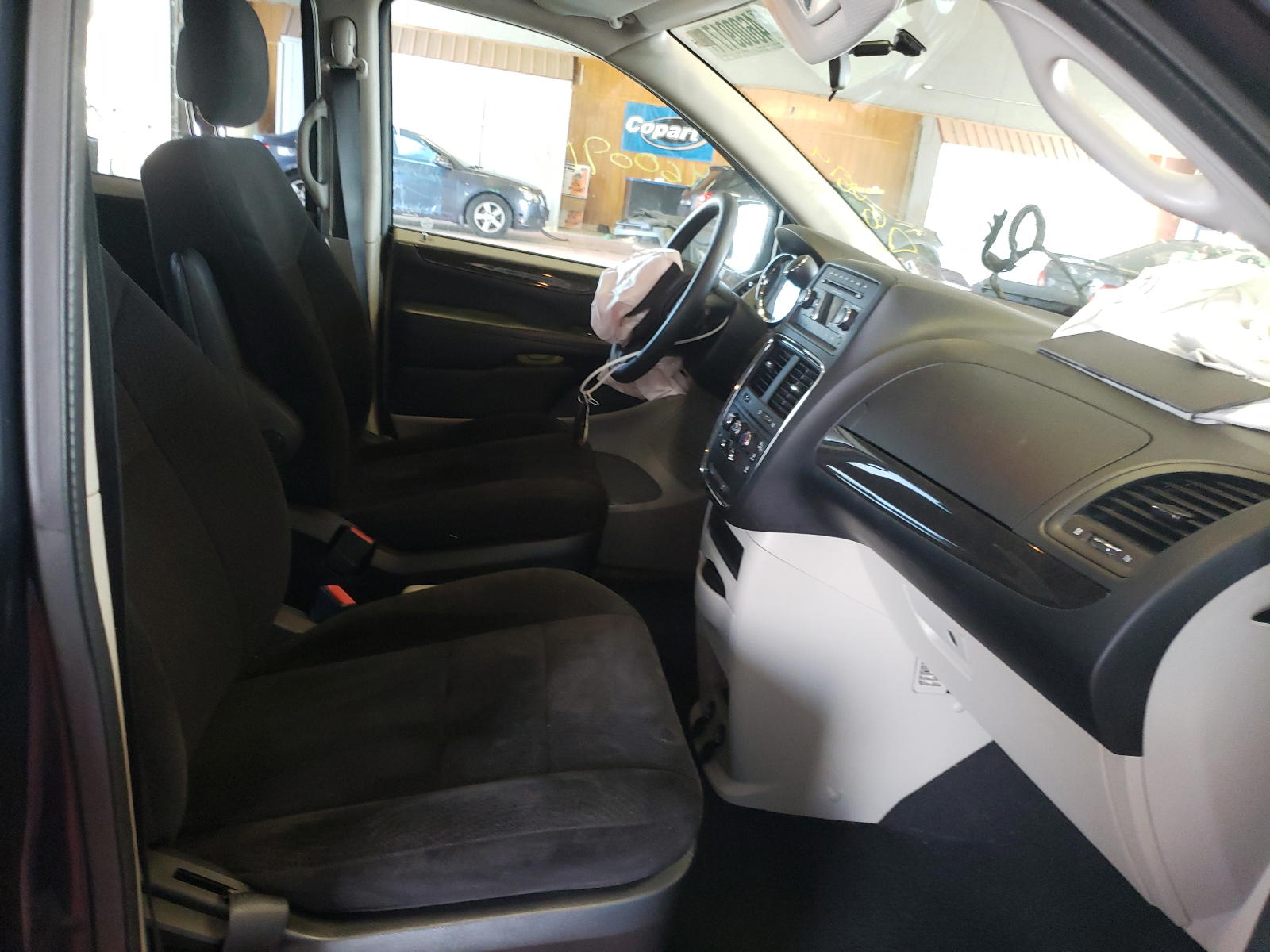 Photo 5 from auction – 2013 DODGE GRAND CARA with VIN 2C4RDGBG2DR692269