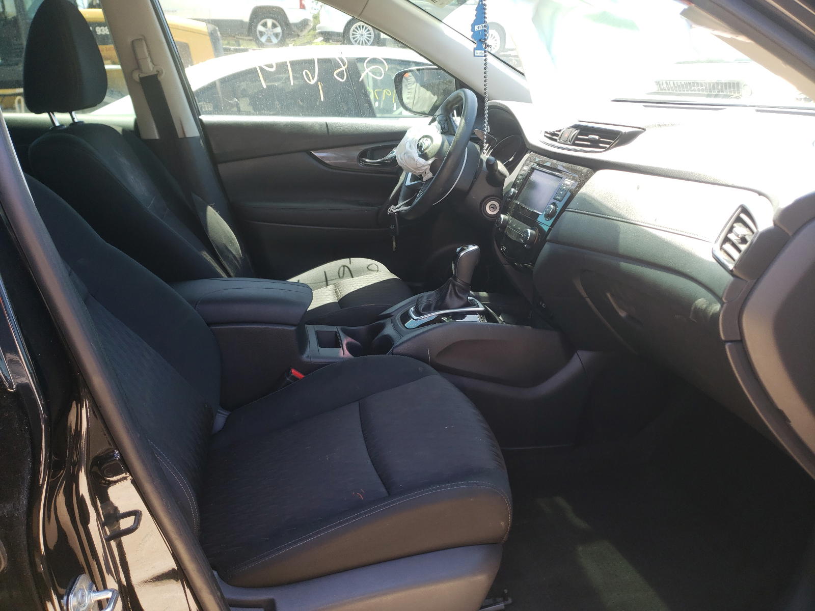 Photo 5 from auction – 2018 NISSAN ROGUE S with VIN KNMAT2MT3JP621253