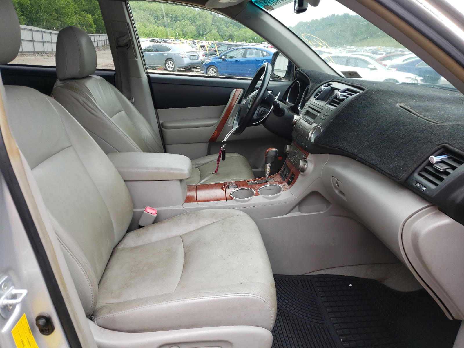 Photo 5 from auction – 2008 TOYOTA HIGHLANDER with VIN JTEES42A882101957