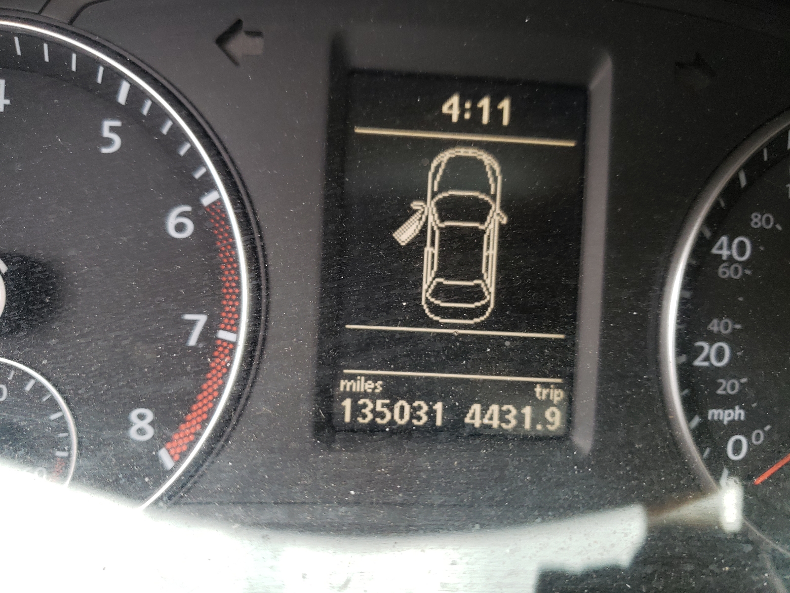 Photo 8 from auction – 2012 VOLKSWAGEN PASSAT SE with VIN 1VWBP7A39CC052149