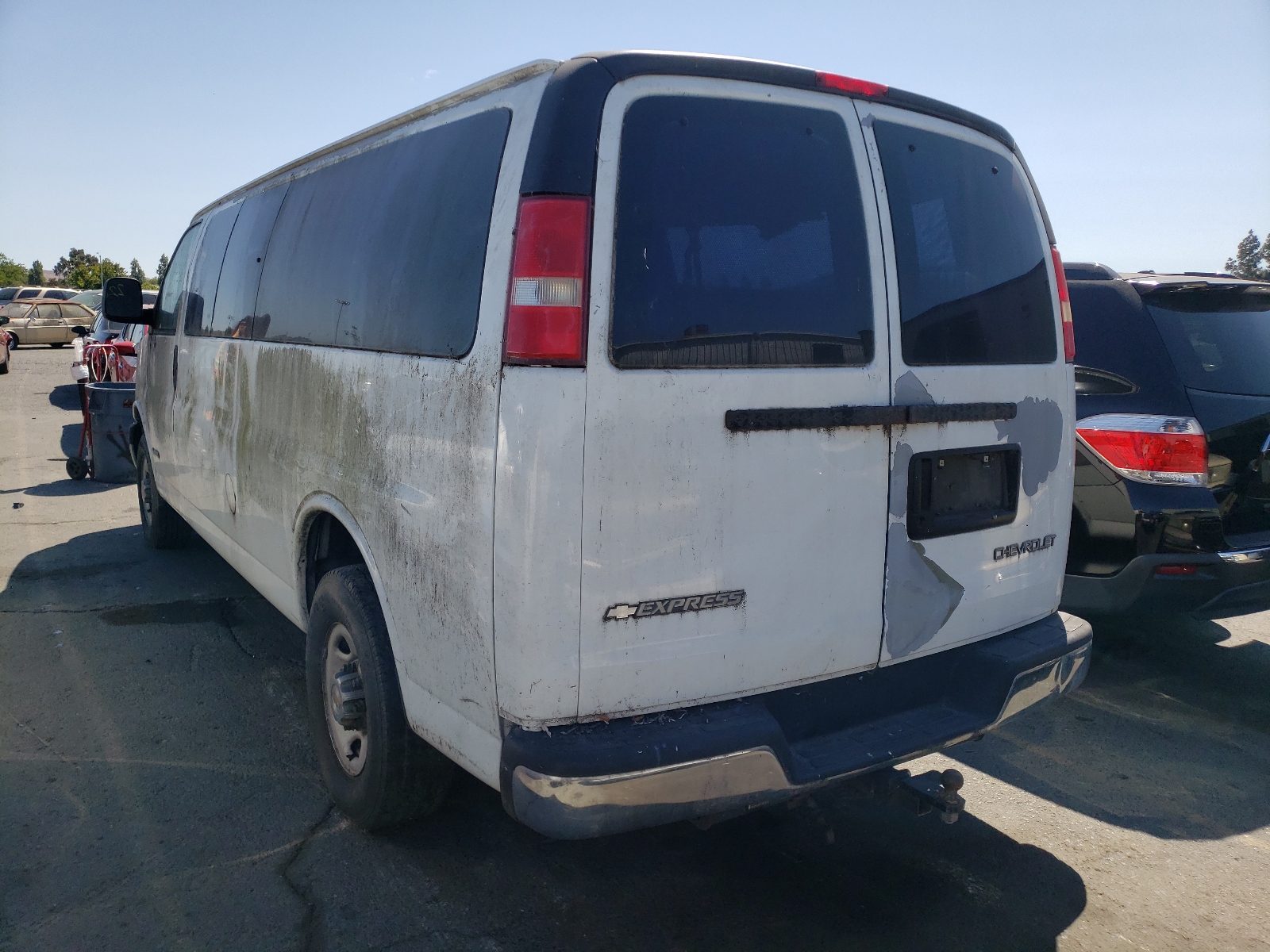 Photo 3 from auction – 2003 CHEVROLET EXPRESS G3 with VIN 1GAHG39U331191328
