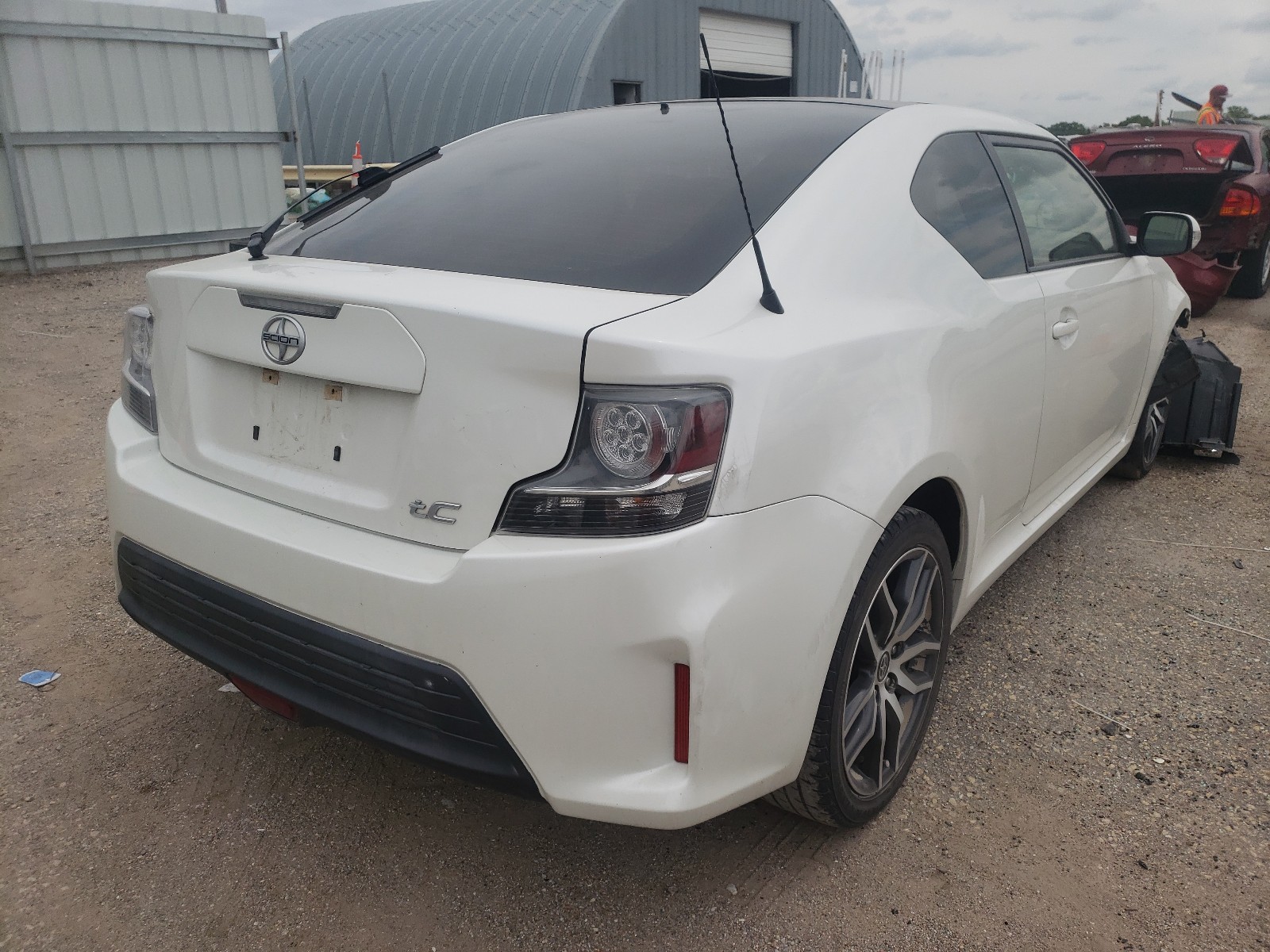 Photo 4 from auction – 2016 TOYOTA SCION TC with VIN JTKJF5C70GJ019315