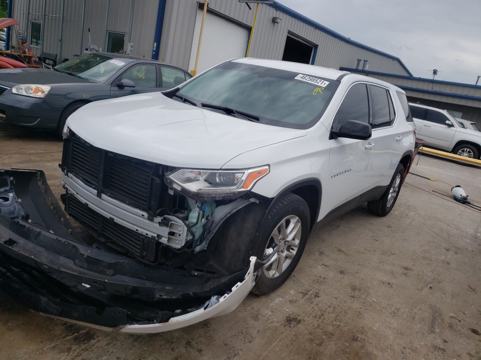 Photo 2 from auction – 2018 CHEVROLET TRAVERSE L with VIN 1GNERFKW9JJ205870