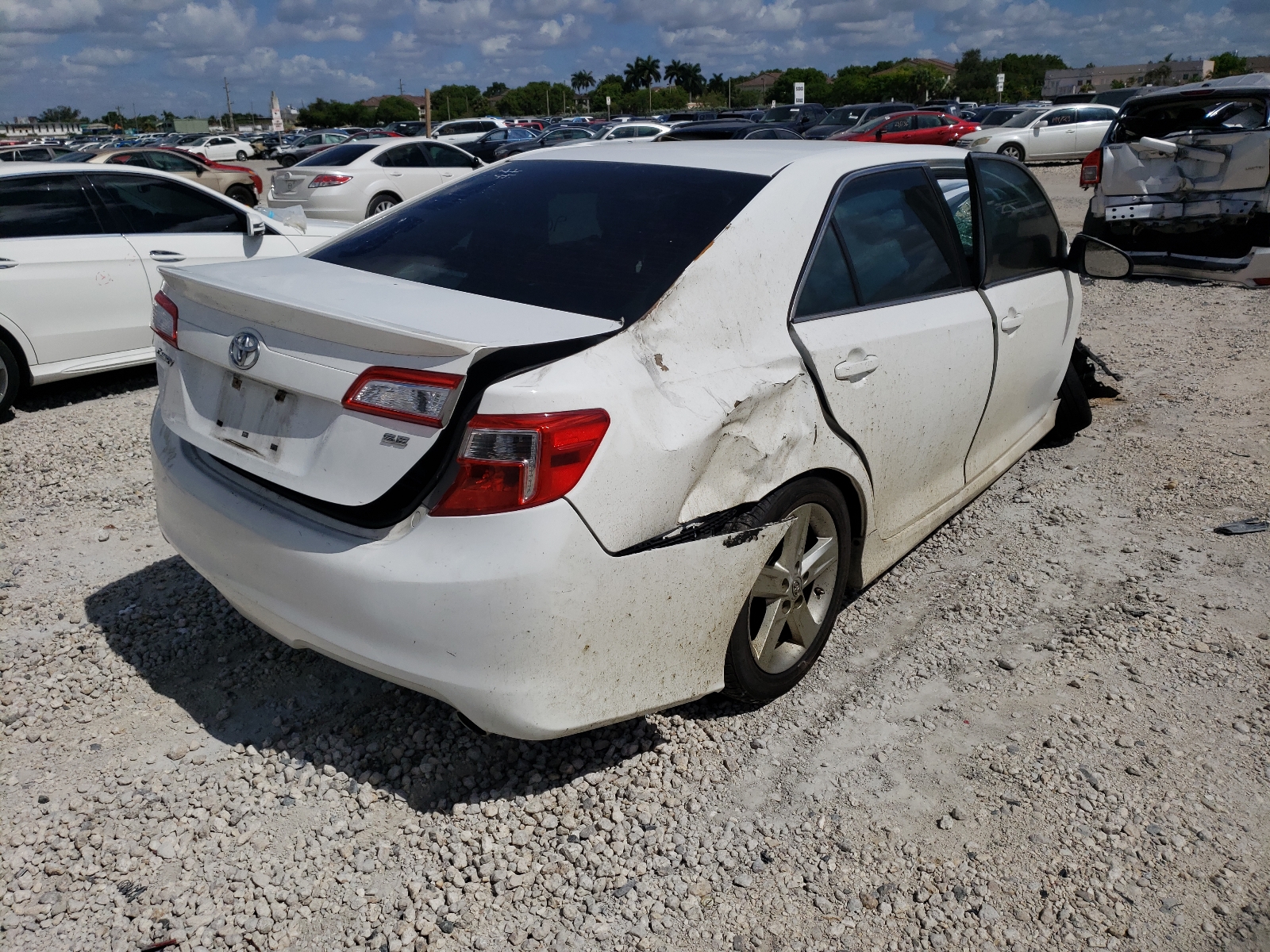 Photo 4 from auction – 2013 TOYOTA CAMRY L with VIN 4T1BF1FK6DU267949