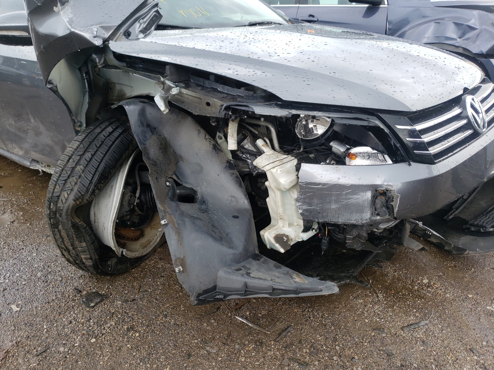 Photo 9 from auction – 2012 VOLKSWAGEN PASSAT SE with VIN 1VWBP7A39CC052149