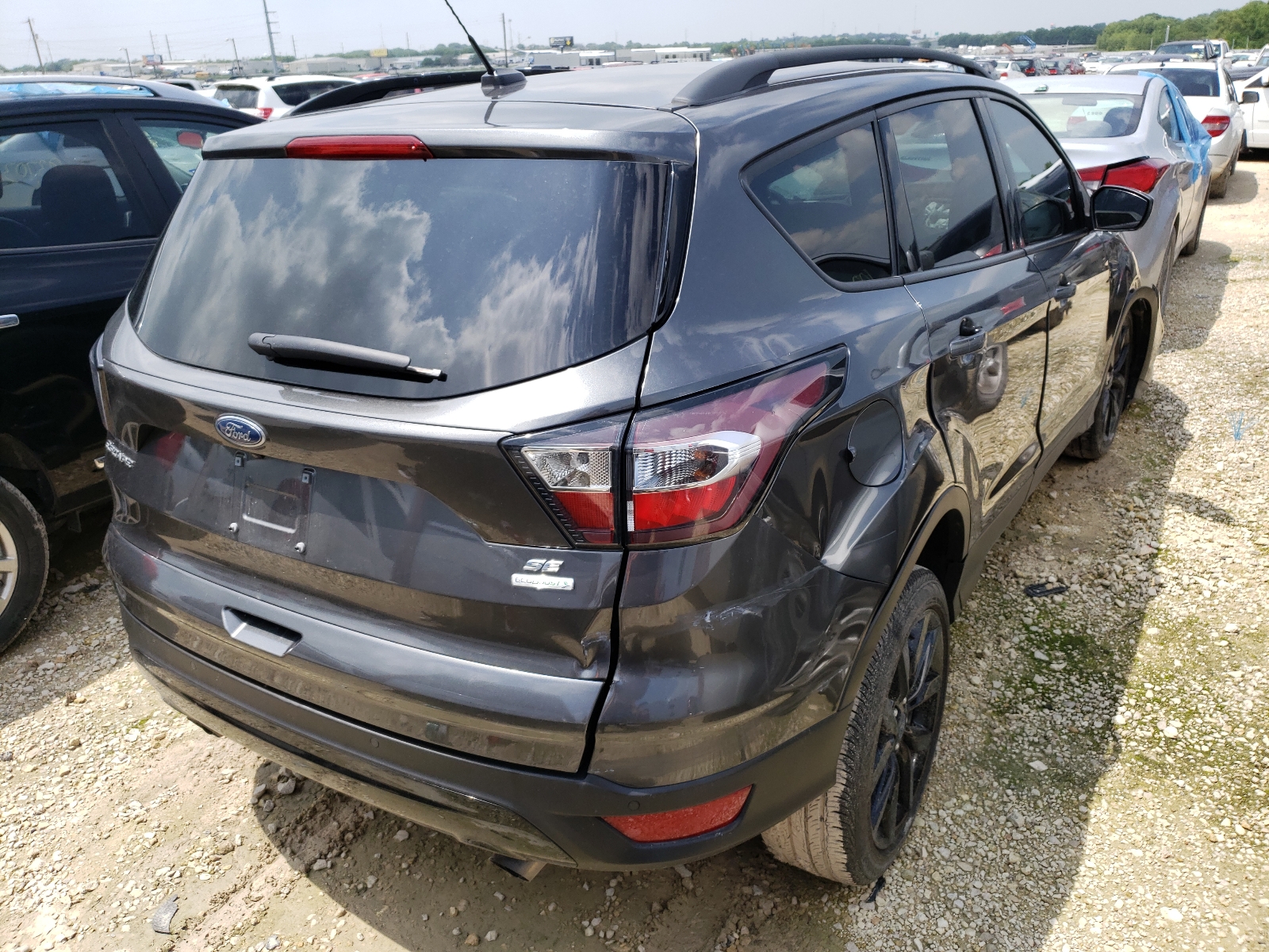 Photo 4 from auction – 2017 FORD ESCAPE SE with VIN 1FMCU0GD0HUD11910