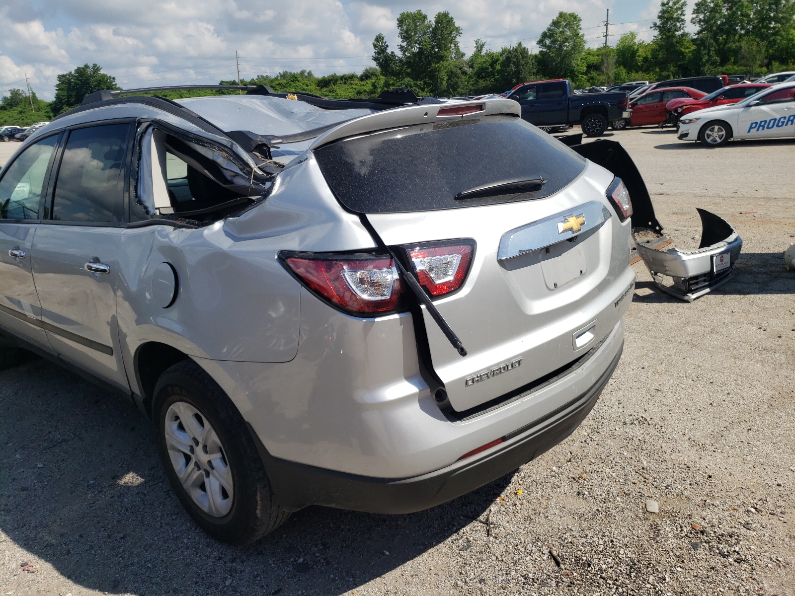 Photo 9 from auction – 2015 CHEVROLET TRAVERSE L with VIN 1GNKRFED1FJ191953