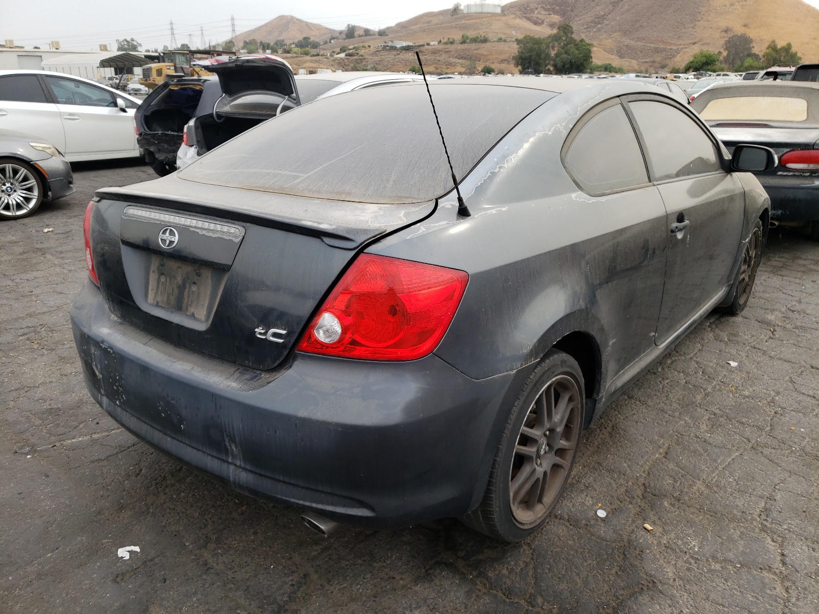 Photo 4 from auction – 2005 TOYOTA SCION TC with VIN JTKDE177X50025533