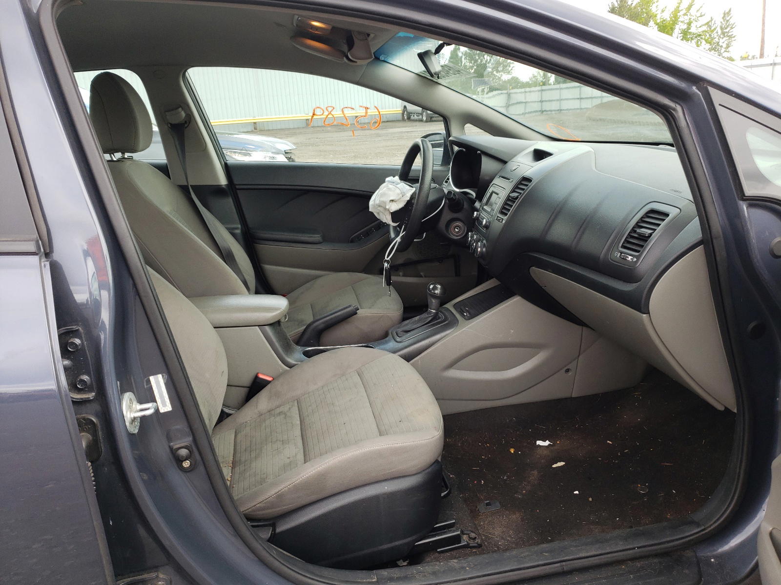 Photo 5 from auction – 2015 KIA FORTE LX with VIN KNAFX4A67F5308422