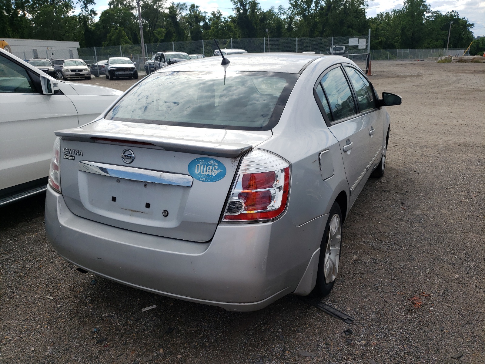 Zdjęcie 4 z aukcji – 2011 NISSAN SENTRA 2.0 z VIN 3N1AB6AP1BL645746