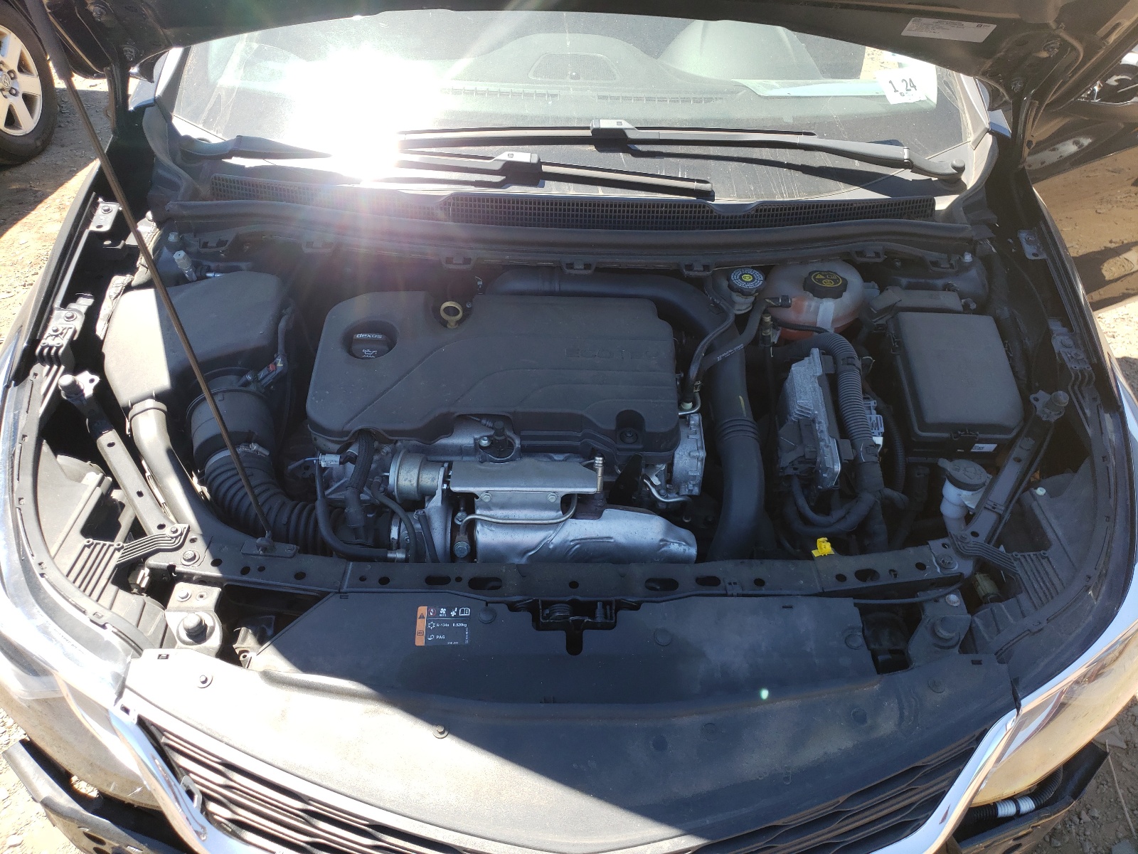 Photo 7 from auction – 2018 CHEVROLET CRUZE with VIN 1G1BE5SM9J7185870