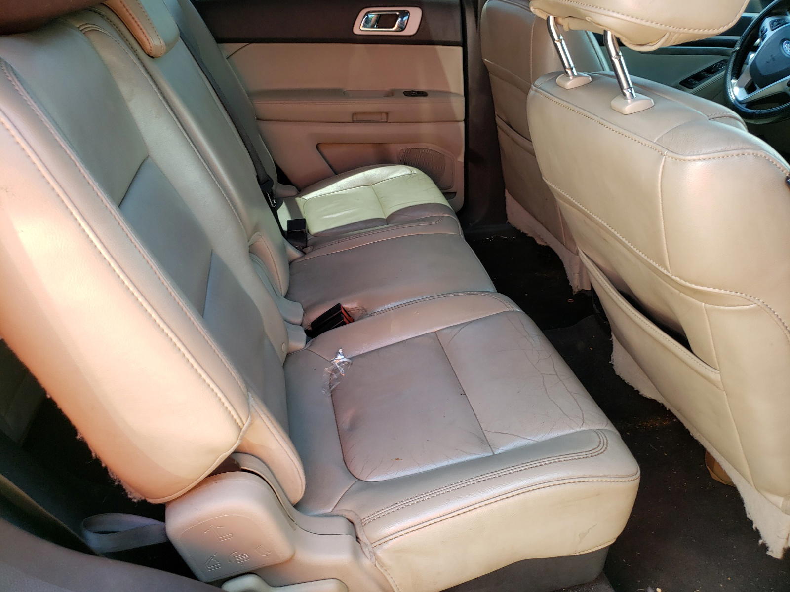 Photo 6 from auction – 2012 FORD EXPLORER X with VIN 1FMHK7D84CGA73787