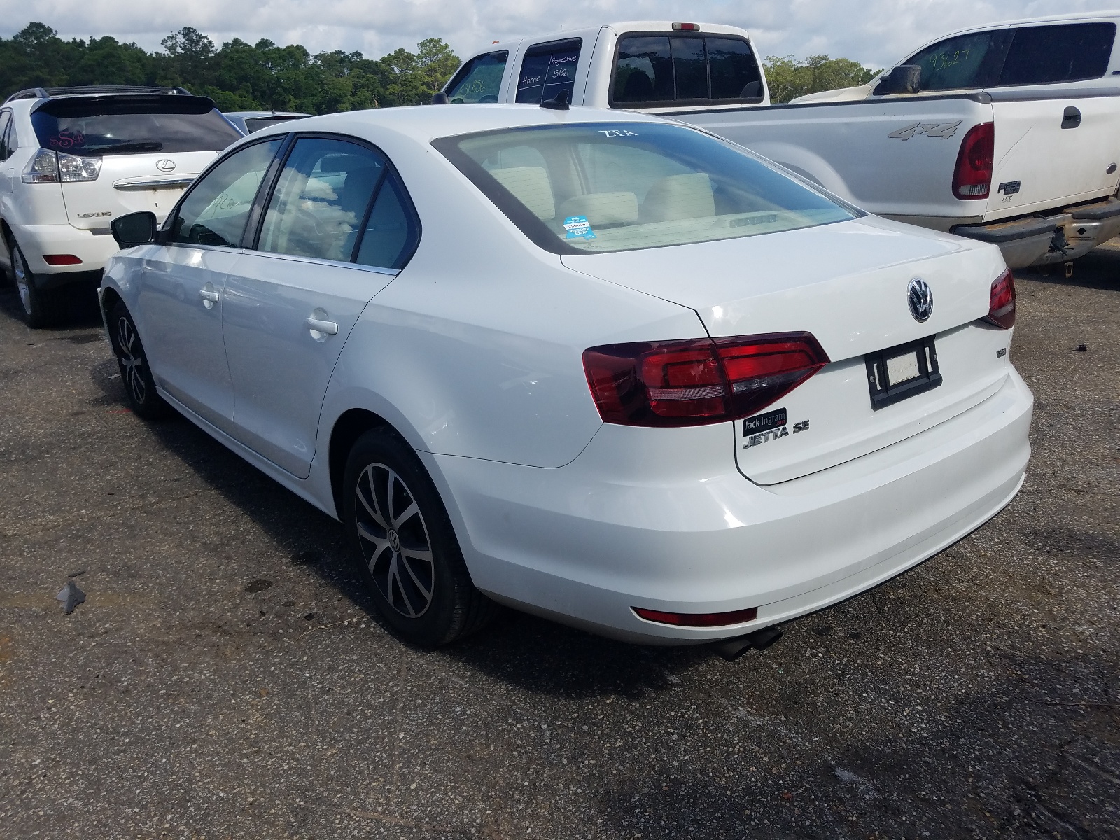 Photo 3 from auction – 2018 VOLKSWAGEN JETTA SE with VIN 3VWDB7AJ5JM229748