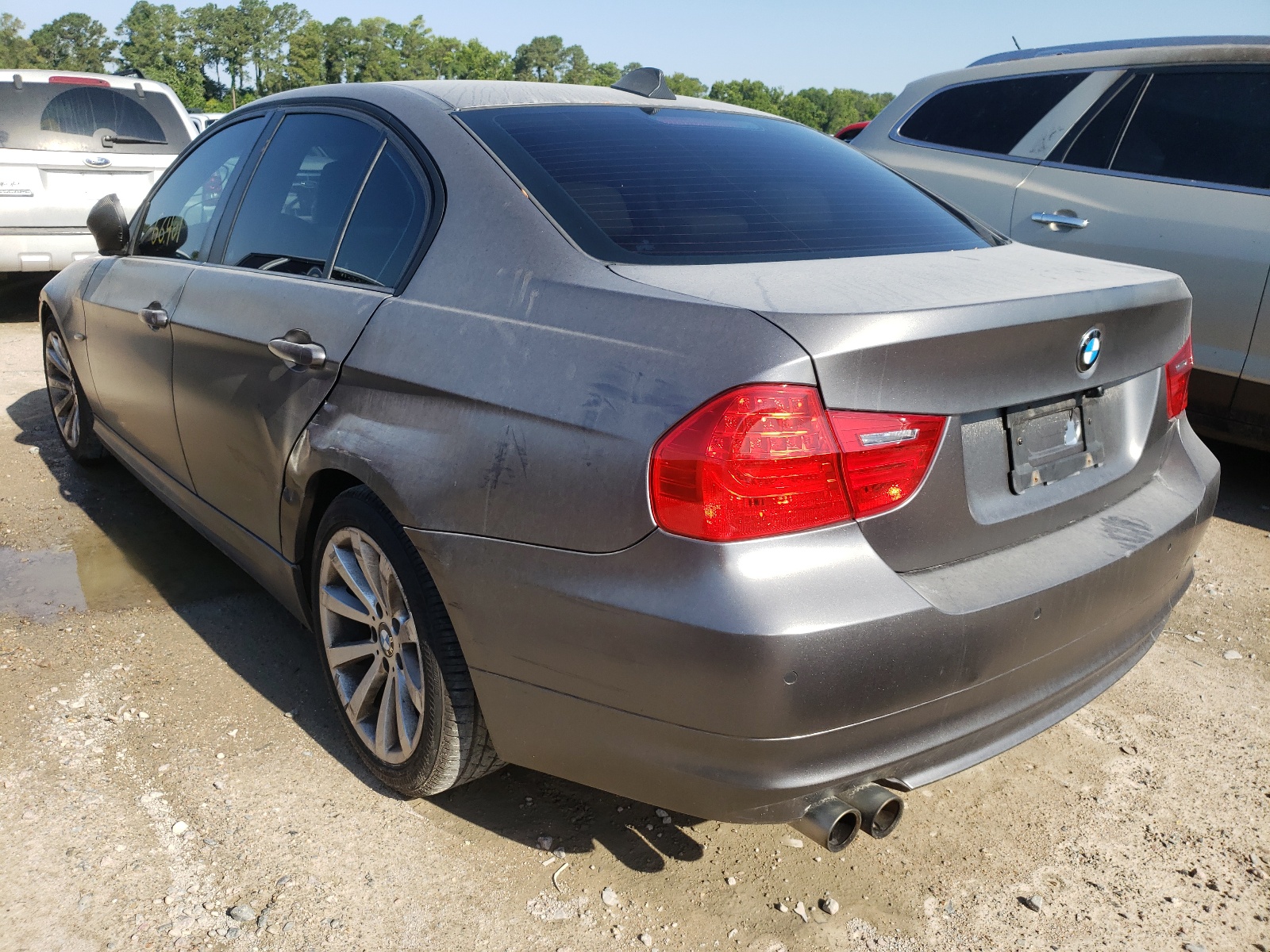 Photo 3 from auction – 2009 BMW 328 I with VIN WBAPH77599NM46307