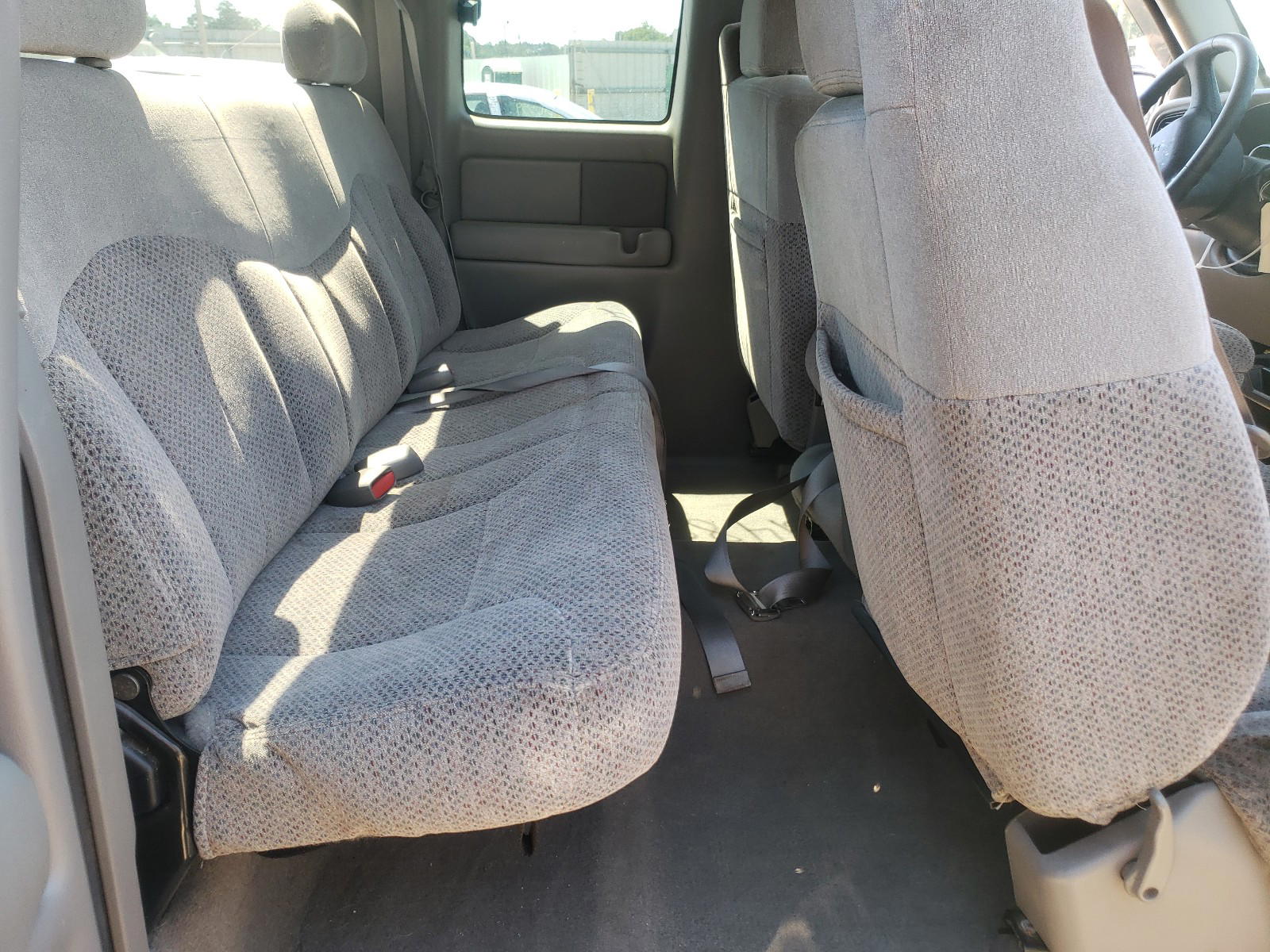 Photo 6 from auction – 1999 CHEVROLET SILVERADO with VIN 2GCEC19TXX1251171