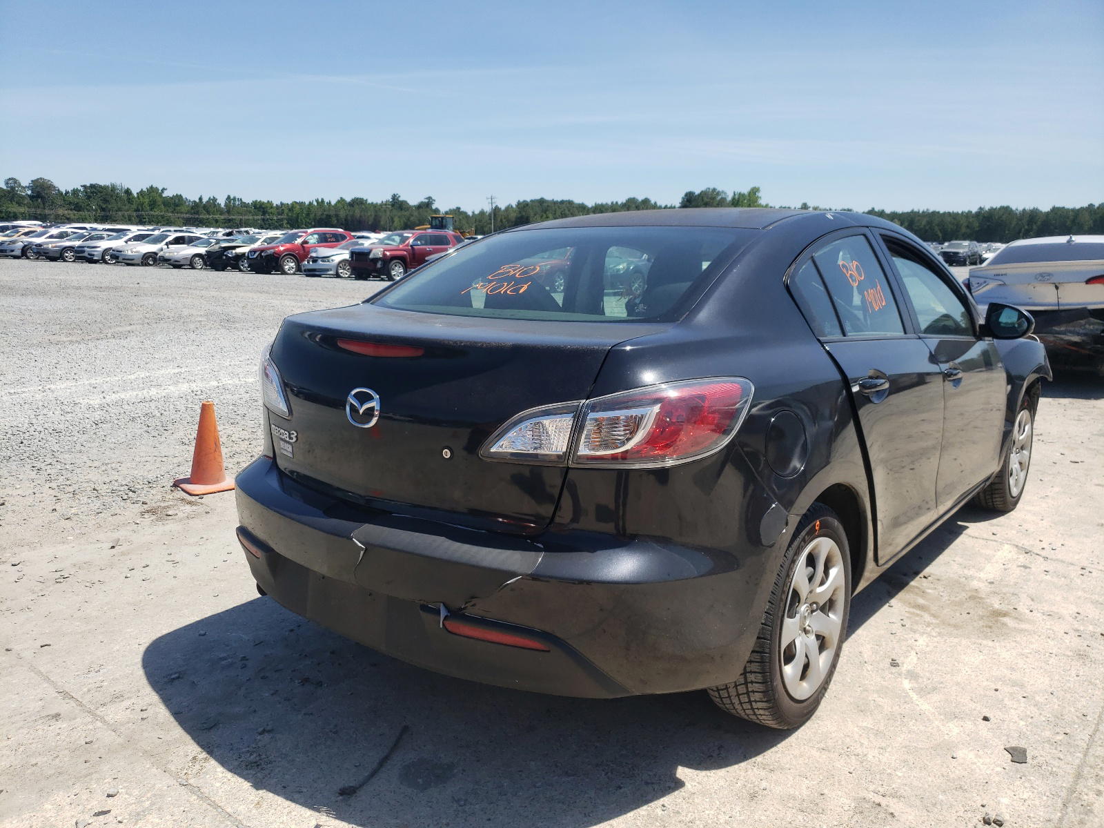 Photo 4 from auction – 2011 MAZDA 3 I with VIN JM1BL1UF0B1498072