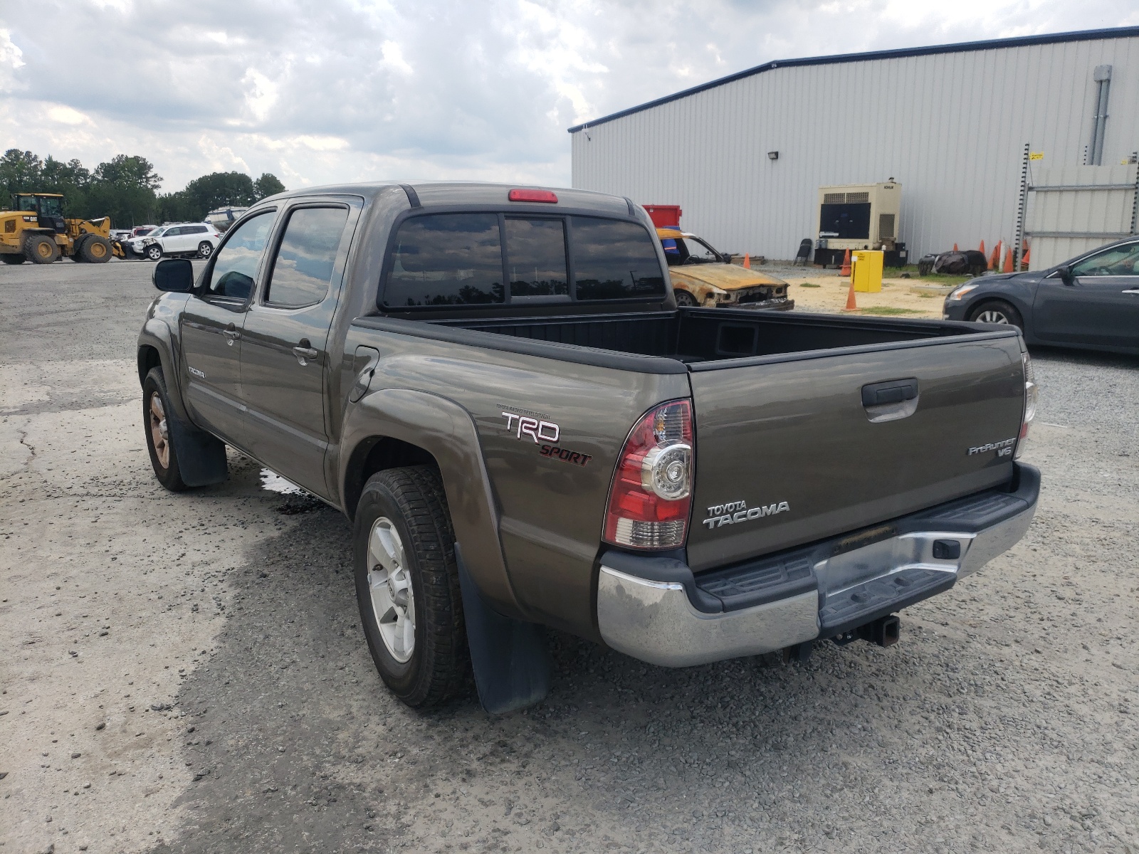 Photo 3 from auction – 2011 TOYOTA TACOMA DOU with VIN 3TMJU4GN6BM110603