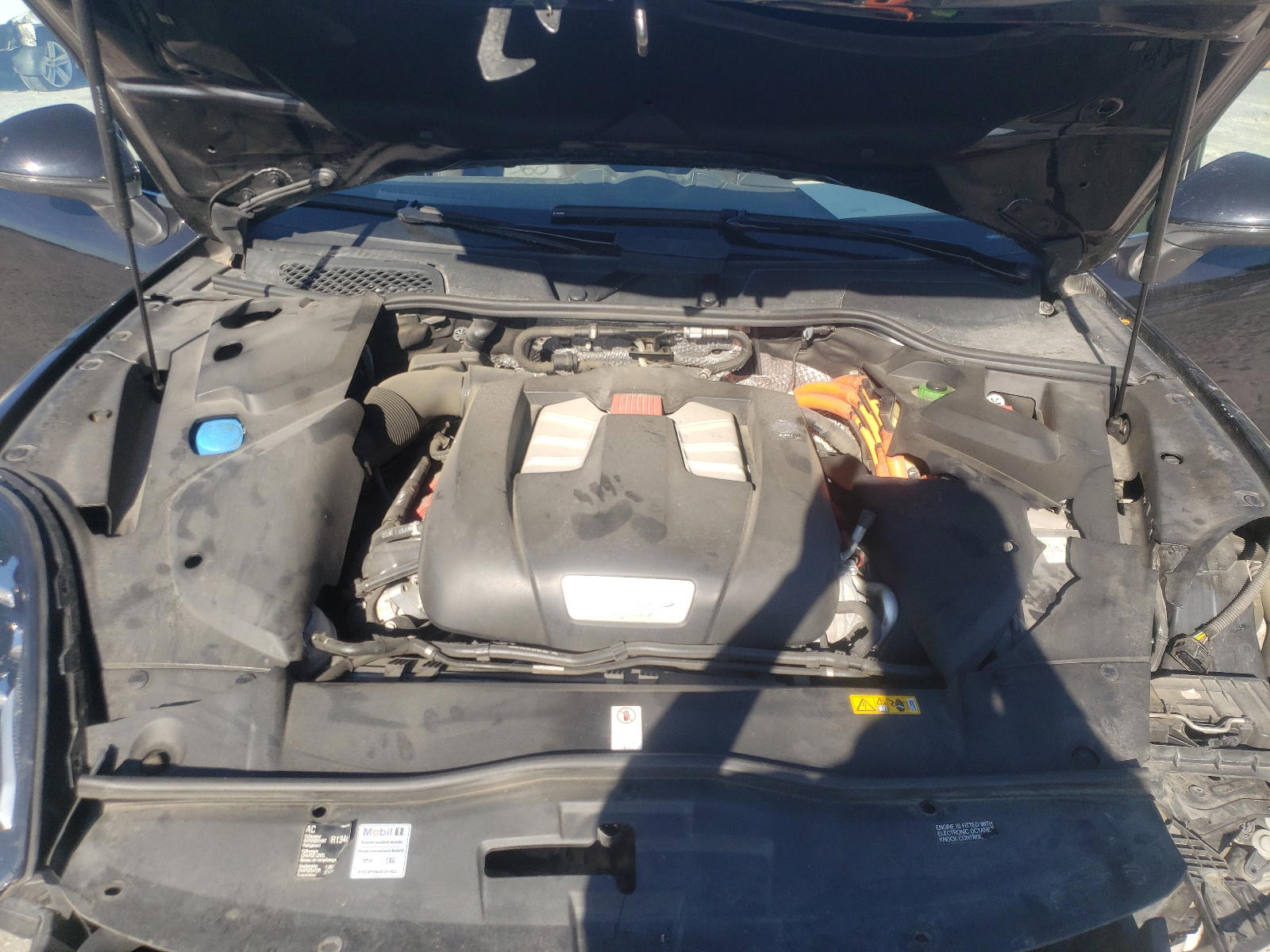 Photo 7 from auction – 2015 PORSCHE CAYENNE SE with VIN WP1AE2A28FLA52774