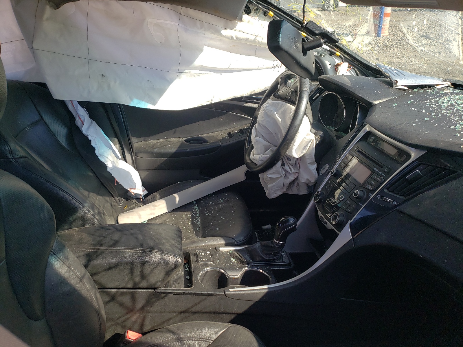 Photo 5 from auction – 2013 HYUNDAI SONATA SE with VIN 5NPEC4AC5DH802355