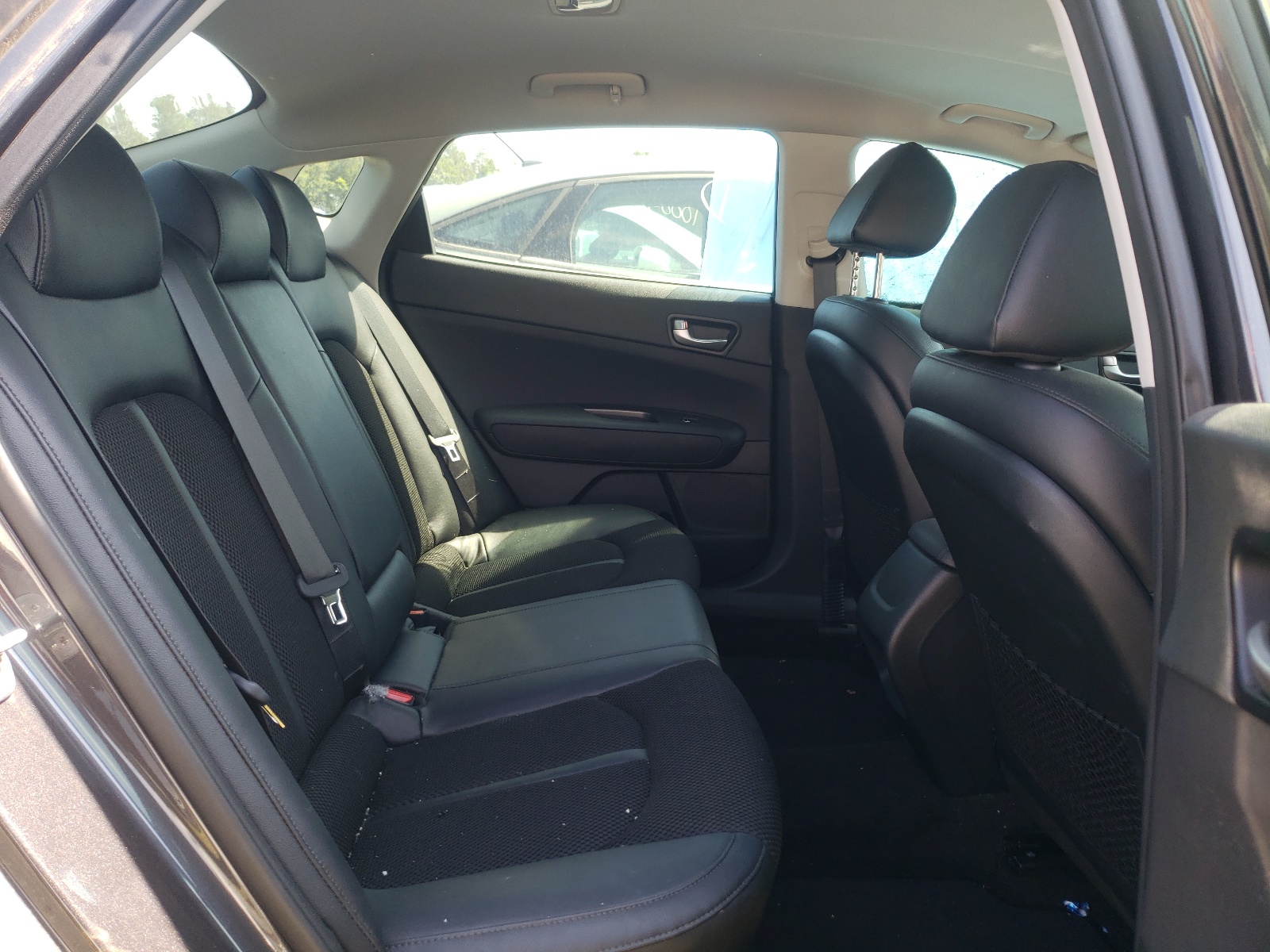 Photo 6 from auction – 2019 KIA OPTIMA with VIN 5XXGT4L39KG285981