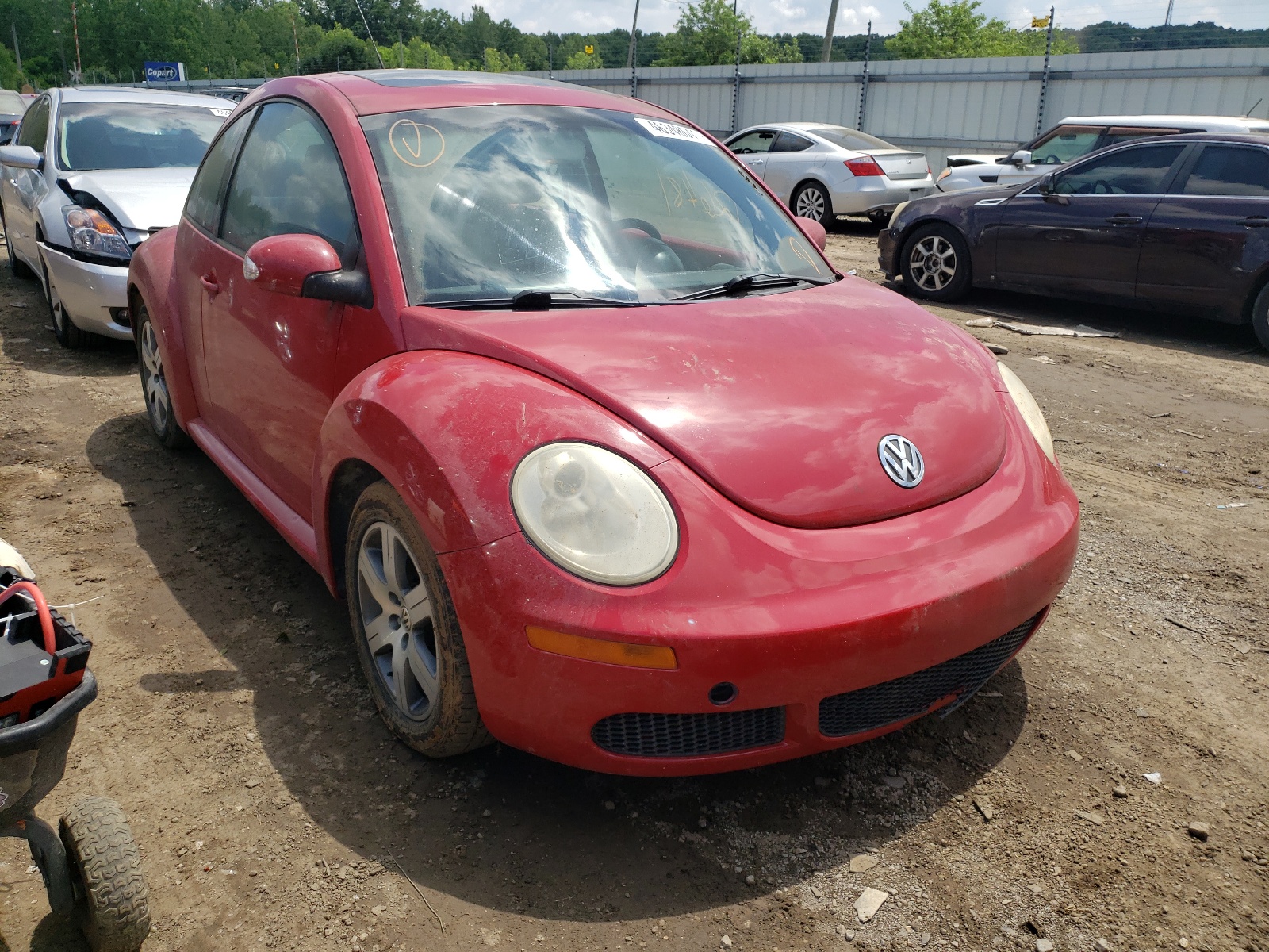 Photo 9 from auction – 2006 VOLKSWAGEN BEETLE with VIN 3VWRW31C96M420004