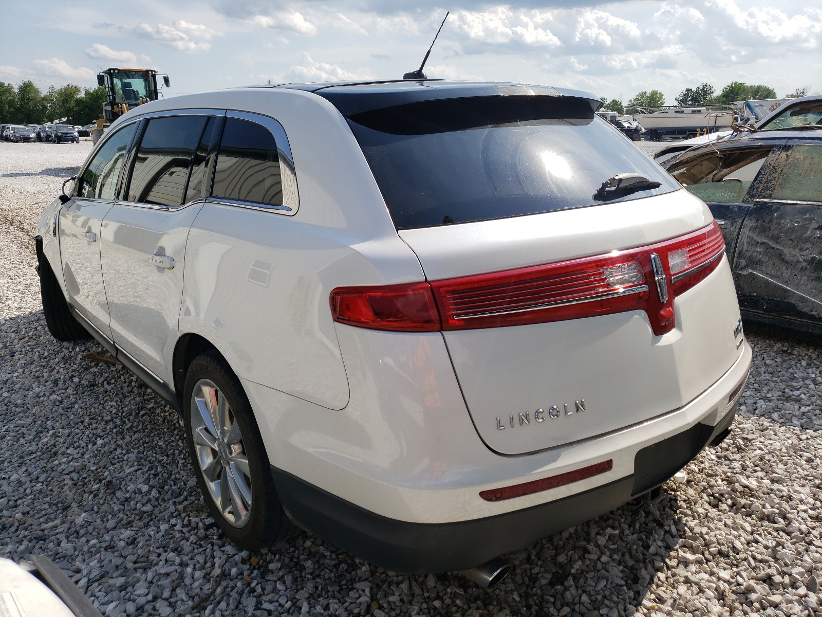Photo 3 from auction – 2010 LINCOLN MKT with VIN 2LMHJ5ATXABJ08311