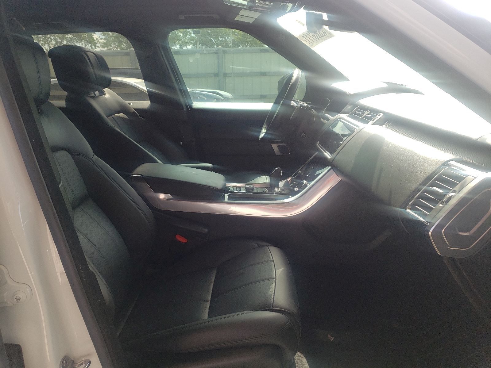 Photo 5 from auction – 2019 LAND ROVER RANGE ROVE with VIN SALWV2SV4KA421533