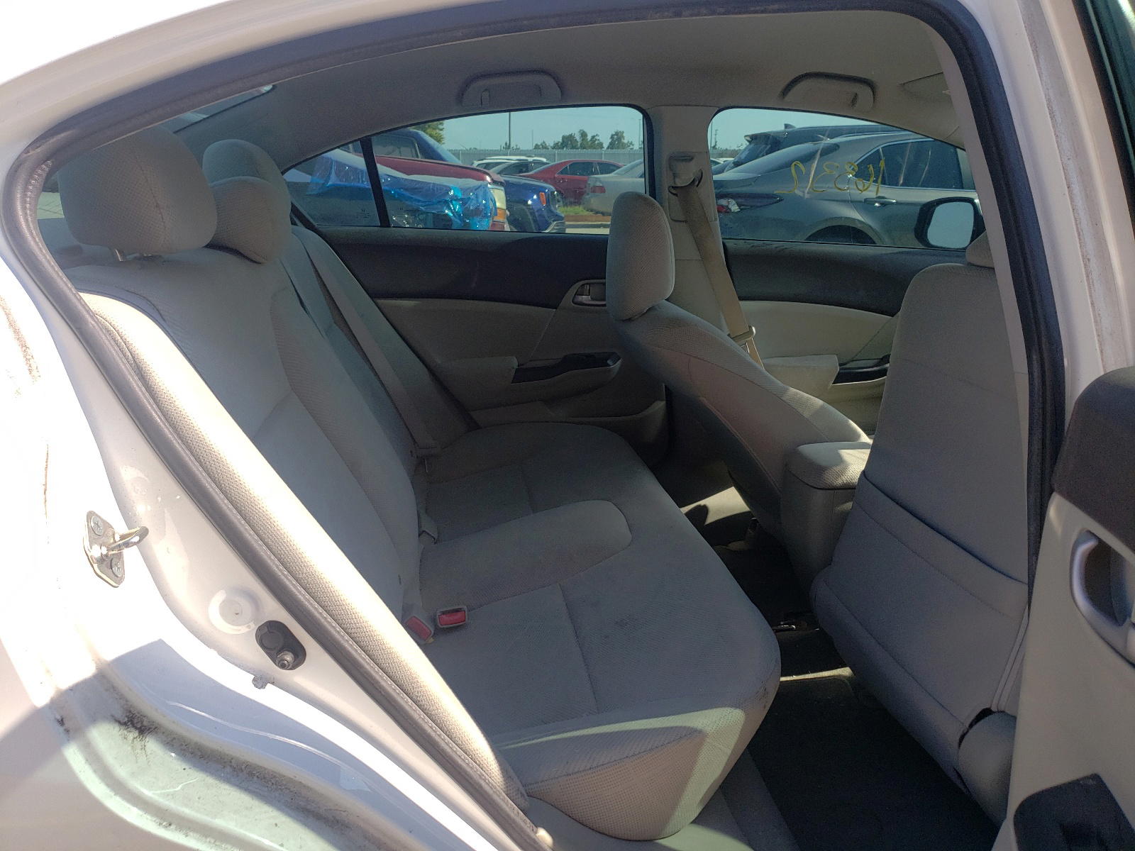 Photo 6 from auction – 2012 HONDA CIVIC LX with VIN 2HGFB2F57CH558383