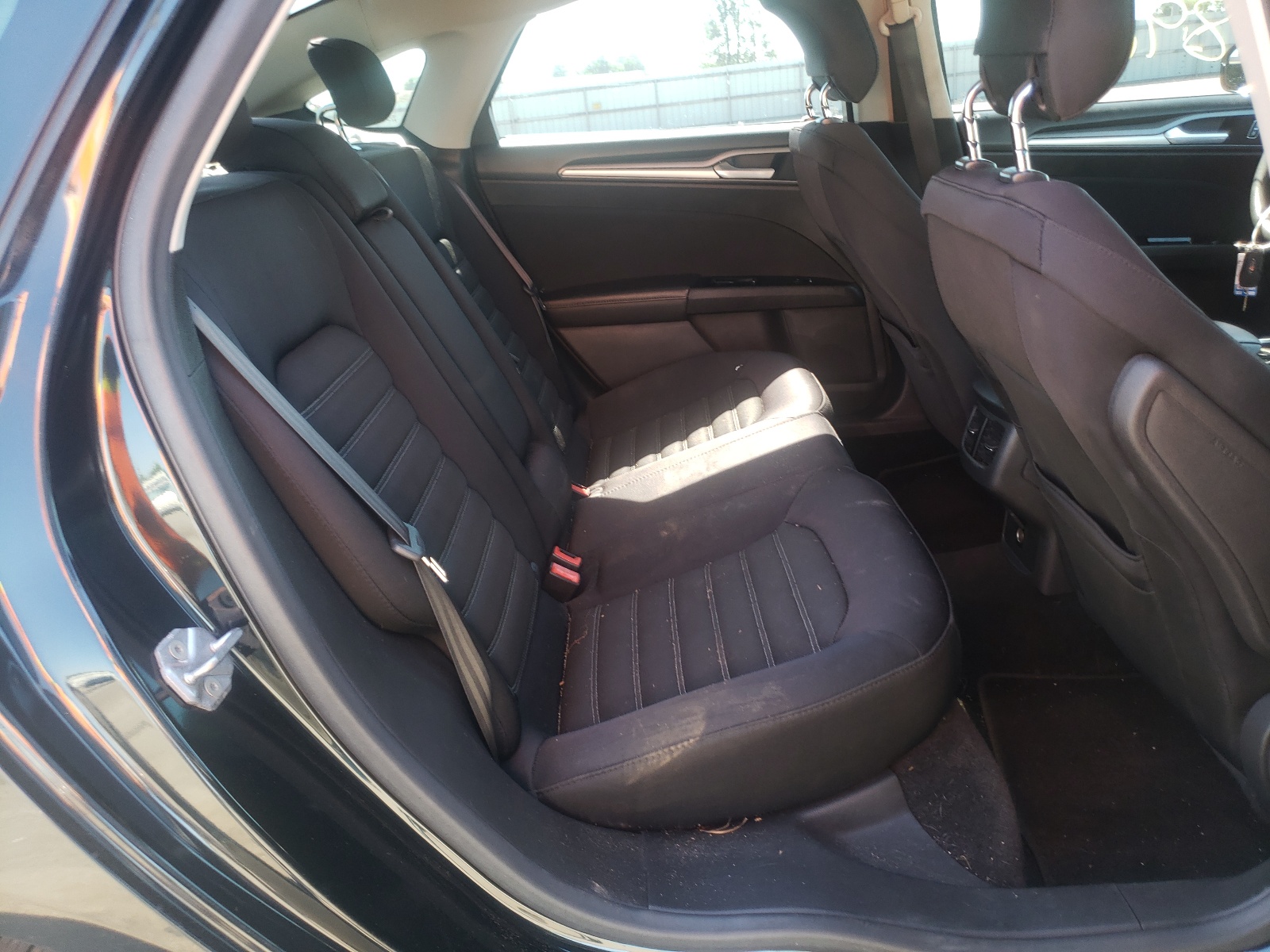 Photo 6 from auction – 2014 FORD FUSION SE with VIN 3FA6P0H70ER246454