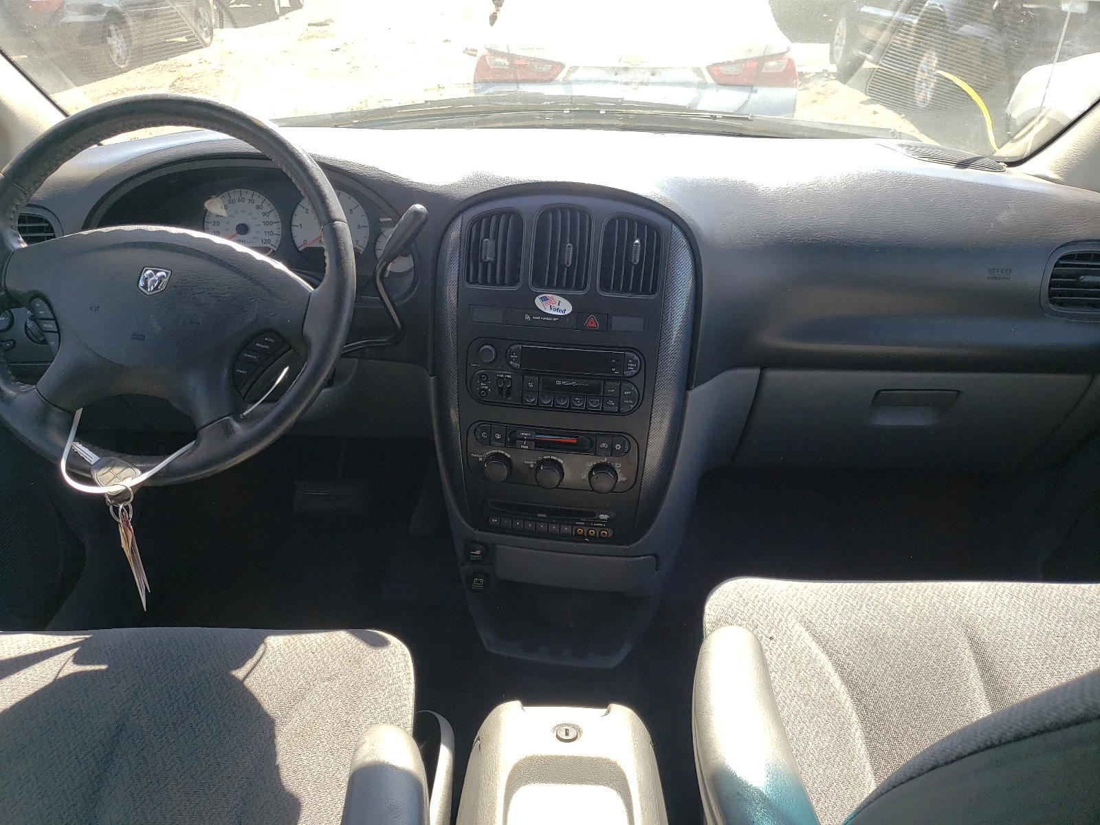 Photo 9 from auction – 2006 DODGE GRAND CARA with VIN 2D4GP44L96R680455