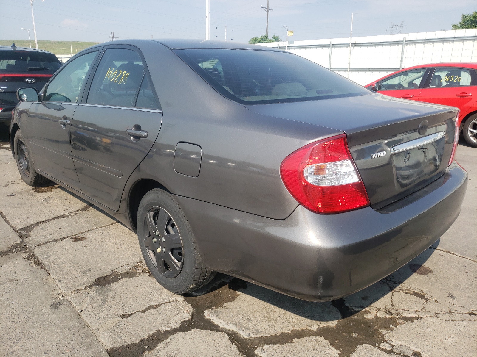 Photo 3 from auction – 2004 TOYOTA CAMRY LE with VIN 4T1BE32K24U817085