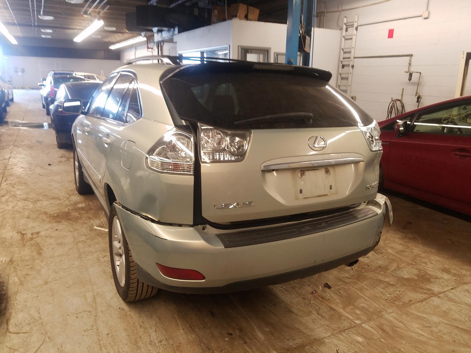 Photo 3 from auction – 2005 LEXUS RX 330 with VIN 2T2HA31U15C051485