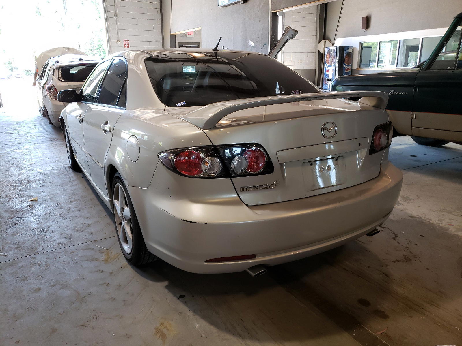 Photo 3 from auction – 2008 MAZDA 6 I with VIN 1YVHP80CX85M02351
