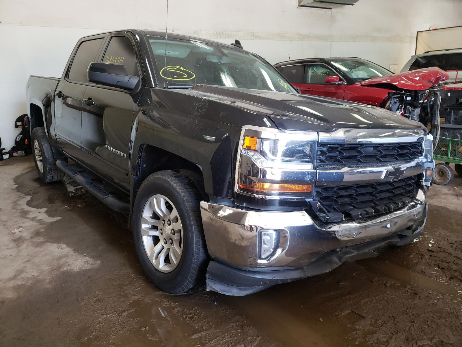 CHEVROLET SILVERADO 2018 with VIN 3GCUKREC2JG204878 - Photo from auction