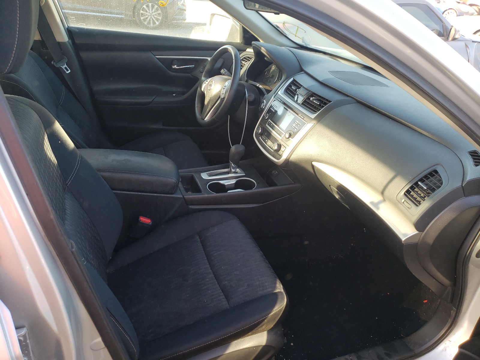 Photo 5 from auction – 2017 NISSAN ALTIMA 2.5 with VIN 1N4AL3AP2HC189730