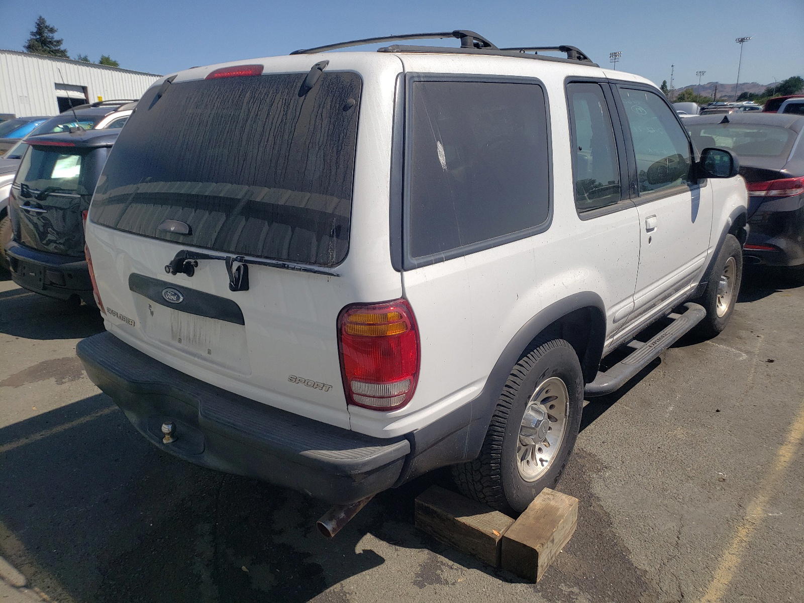 Photo 4 from auction – 1999 FORD EXPLORER with VIN 1FMCU22E4XUA34737